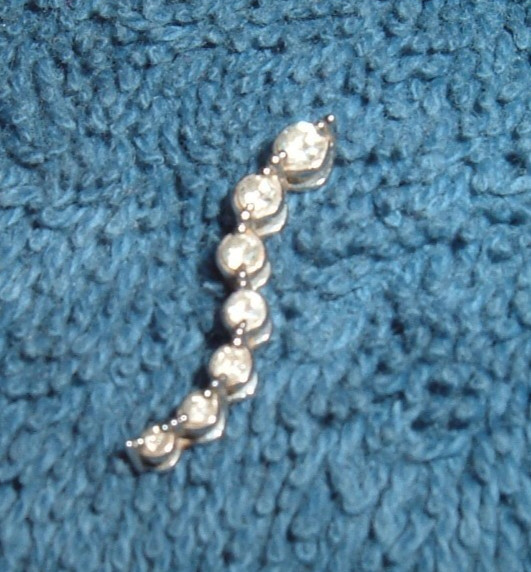 SOLID STAMPED 10K WHITE GOLD 7 DIAMONDS JOURNEY PENDANT JTW BRAND JEWELRY .59g
