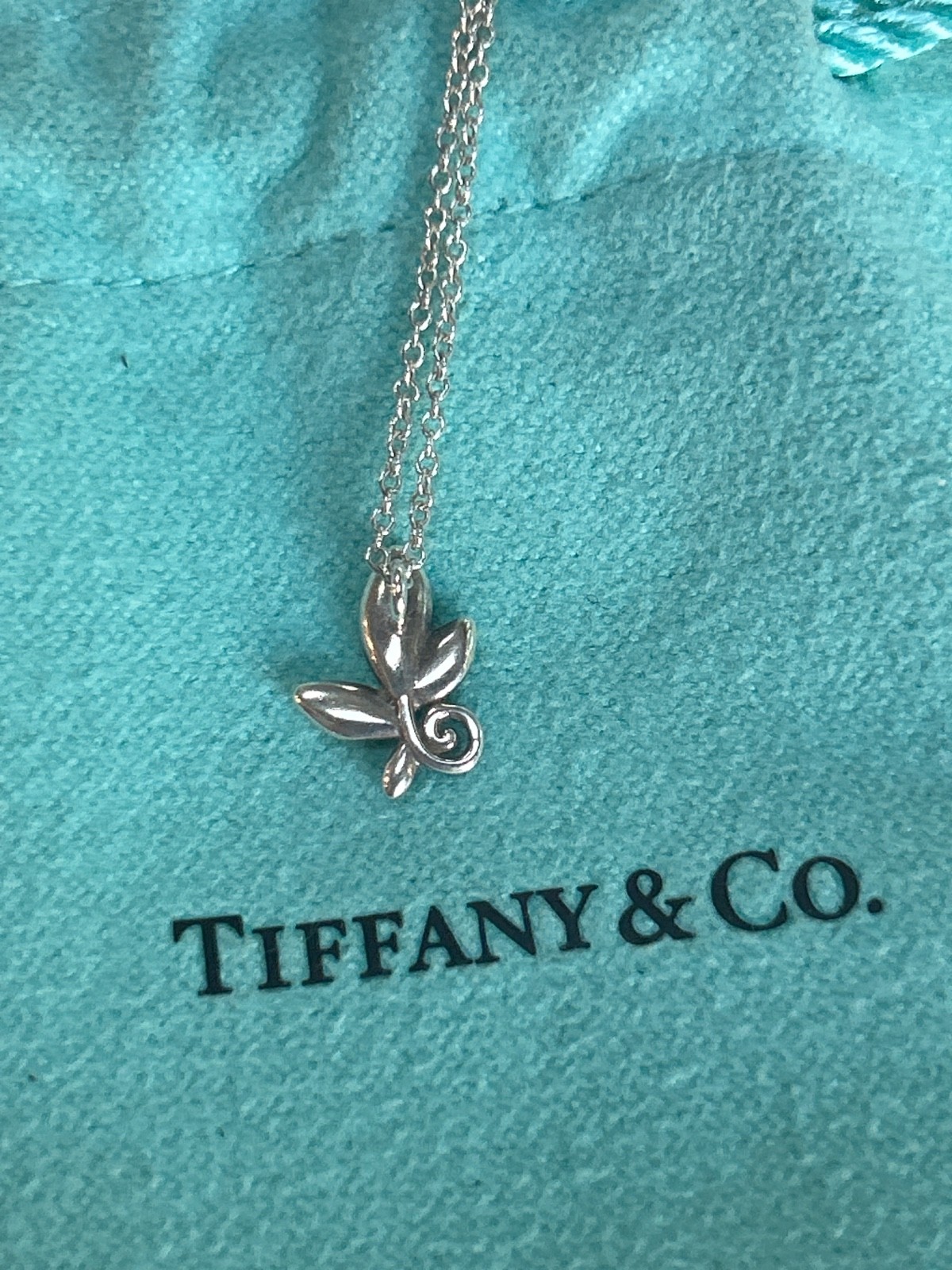 Tiffany & Co Silver Paloma Picasso Olive Leaf Pendant Necklace in Pouch Lovely