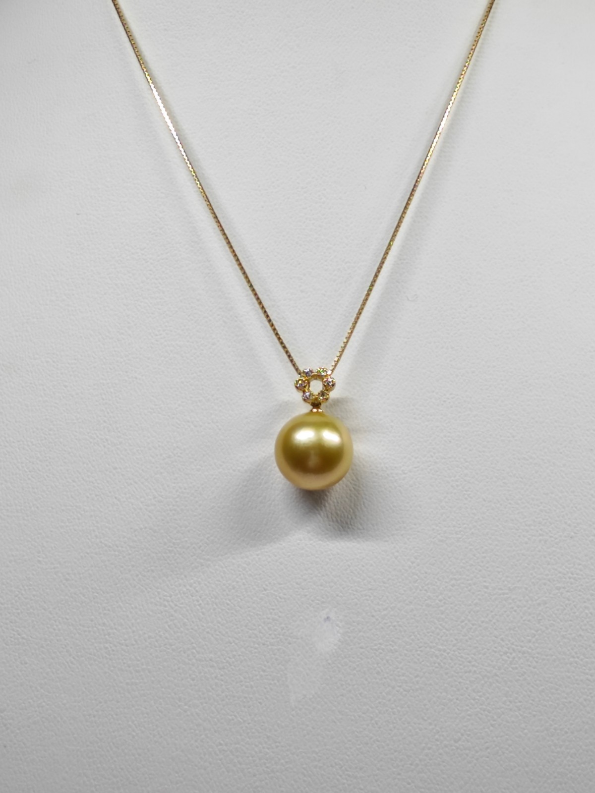Natural Gold Pearl Pendant Necklace – 12.5mm Round Pearl with 18KGold & Diamond