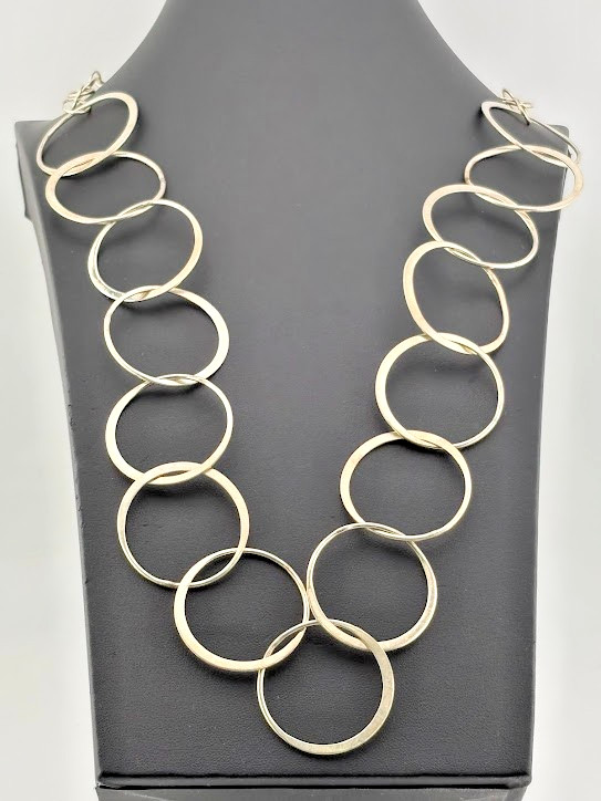 BANANA REPUBLIC 925 STERLING SILVER LARGE CIRCLES LINKS NECKLACE 28″ MODERN 157