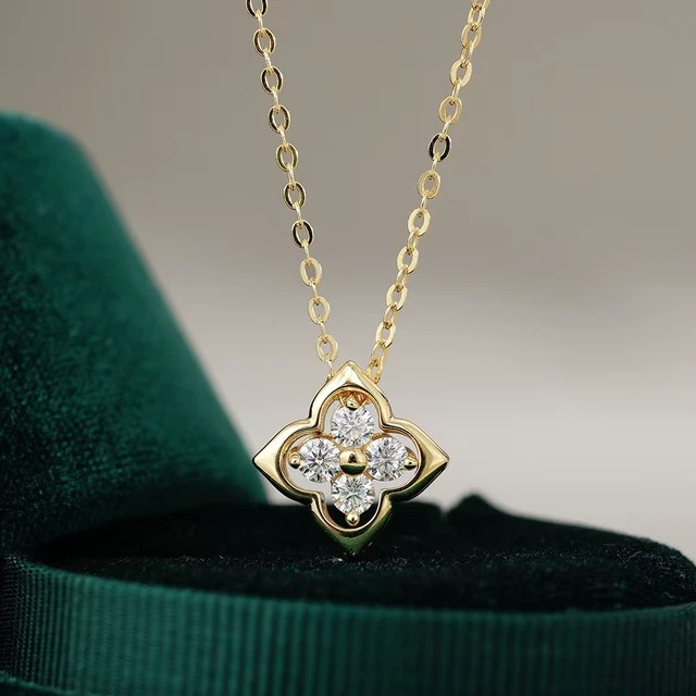 Wedding 0.40Ct Round Cut Moissanite Clover Shape Pendant 14K Yellow Gold Plated