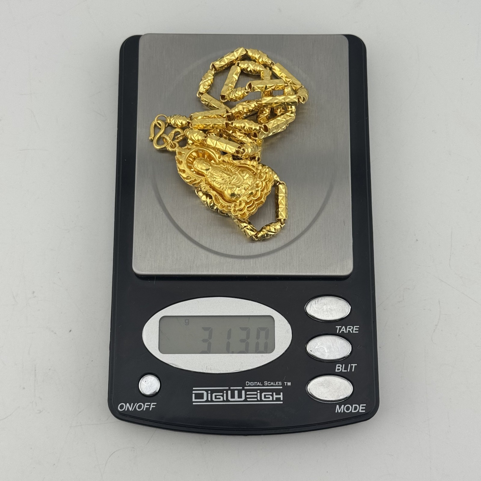 Excellent 24k Gold Seated Buddha Pendant Necklace Lukfook Jeweller 31.1 grams