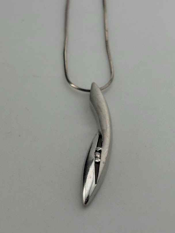 925 STERLING SILVER SATIN & POLISHED DIAMOND NECKLACE 18″ MODERN APRIL 493