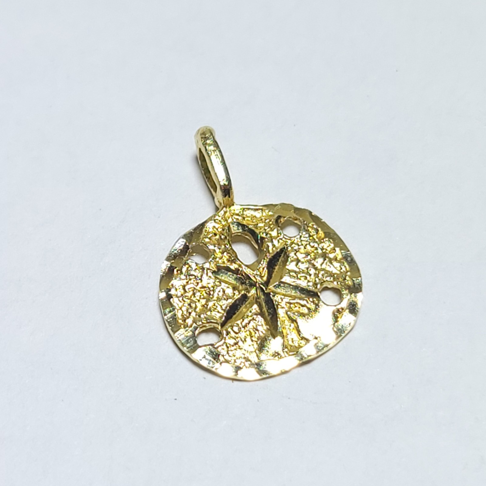 14 Karat Yellow Gold Sand Dollar Charm Pendant 14k Beach Nautical Resort Wear