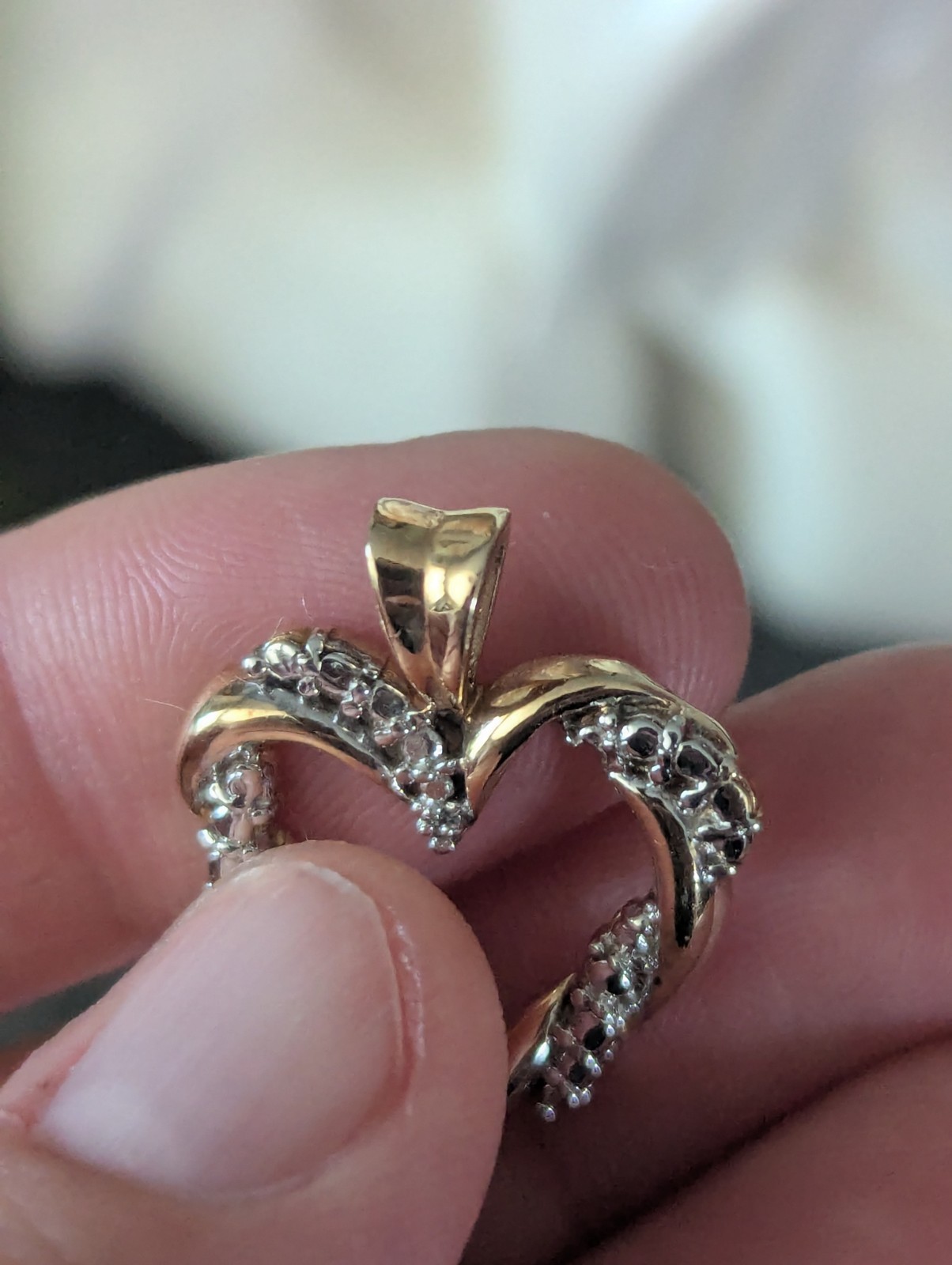 Vintage 10K 2 Tone Gold Twisted Heart Diamond Illusion Pendant 2 Grams