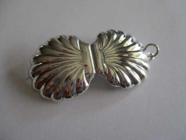Gorgeous Sterling silver pill box/photo case shell style Pendant solid 925