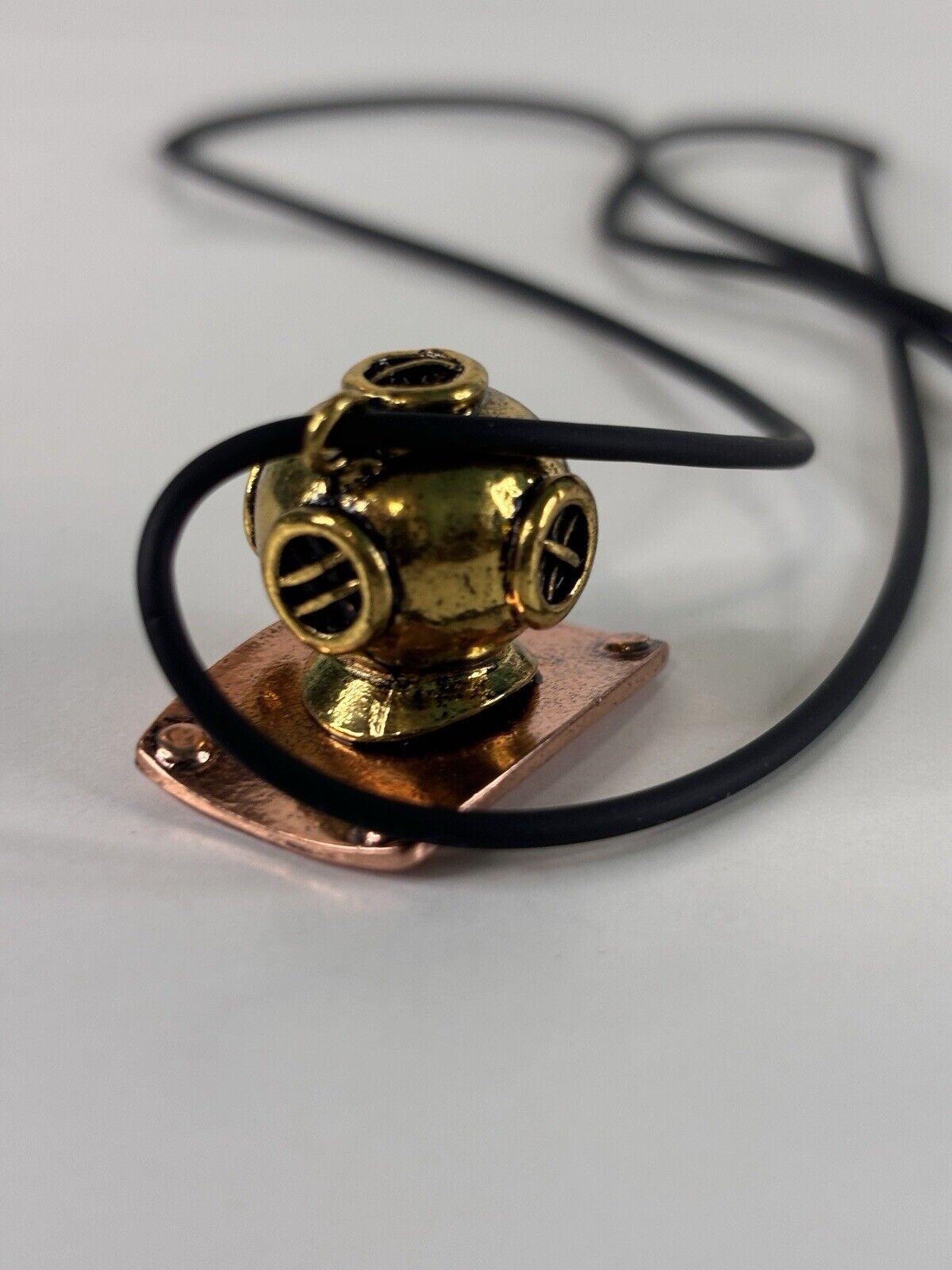 Diver Helmet Pendant Tiki Necklace Adjustable 1″ Gold Copper Metal Color New