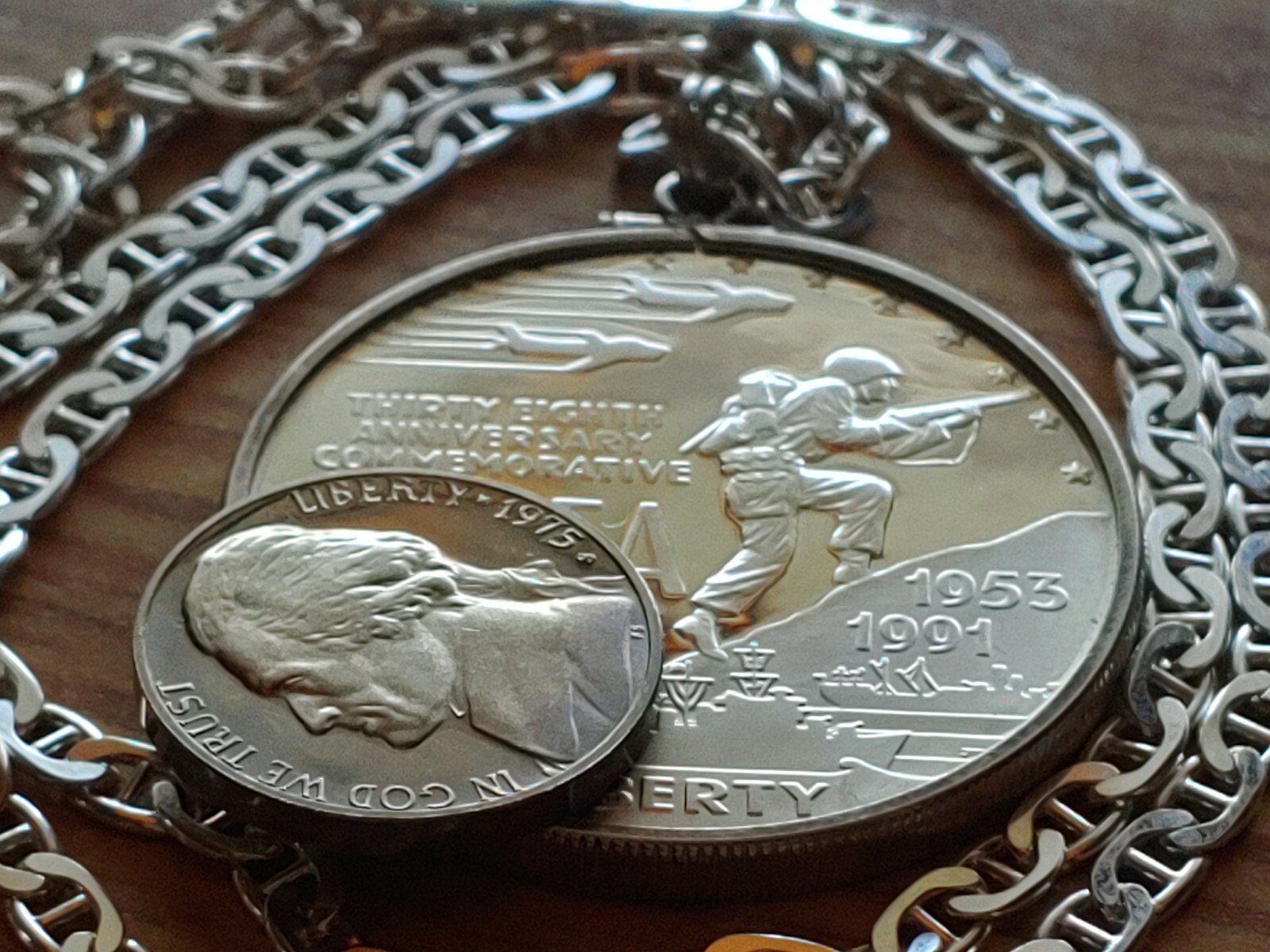 1991 KOREAN WAR US SILVER DOLLAR PENDANT on a 24″ 925 SILVER MARINER CHAIN.
