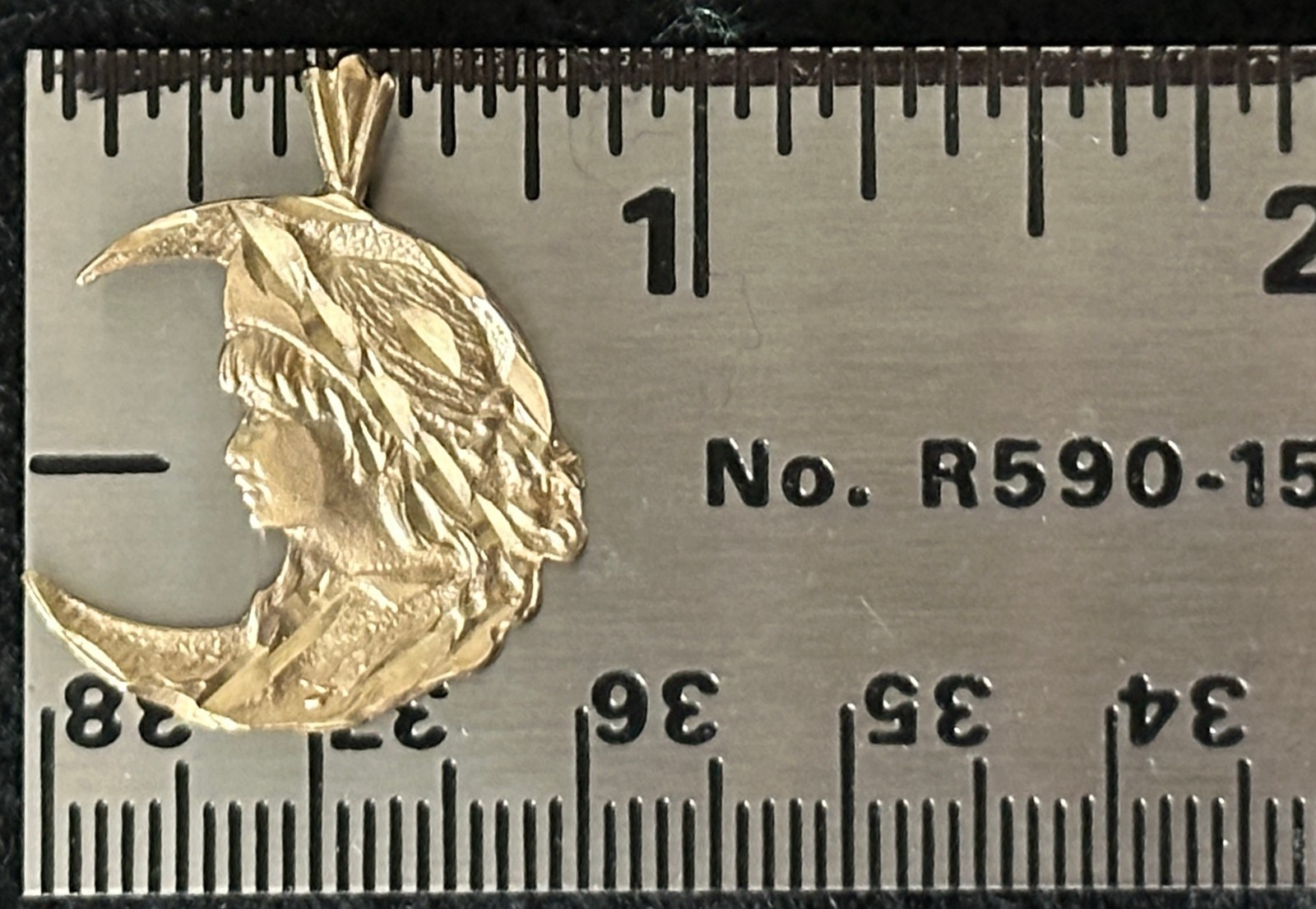 14k Yellow Gold Face in Crescent Moon Pendant Charm 2 Grams