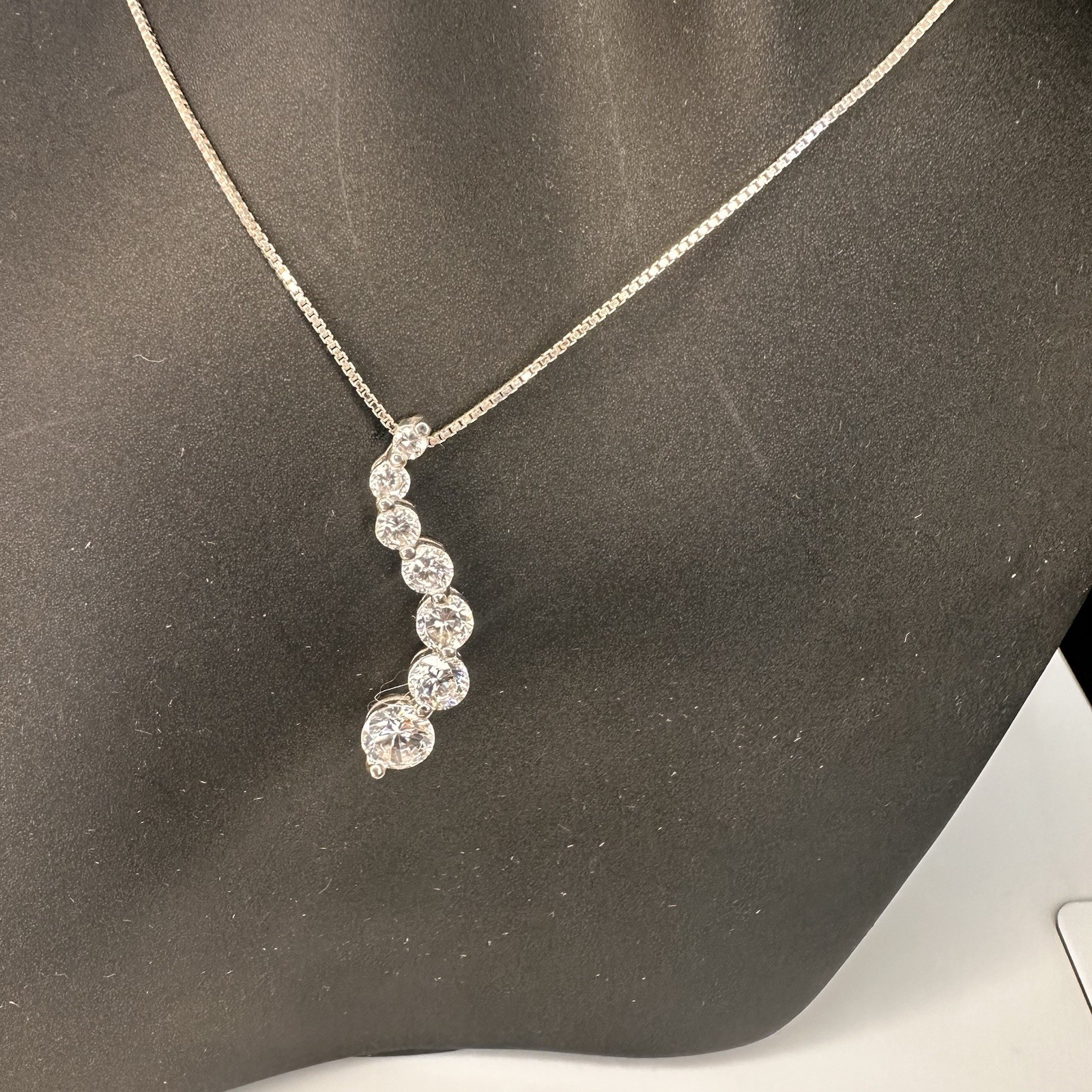925 Sterling Silver CZ Graduated Drop Pendant Necklace Dainty Chain Elegant