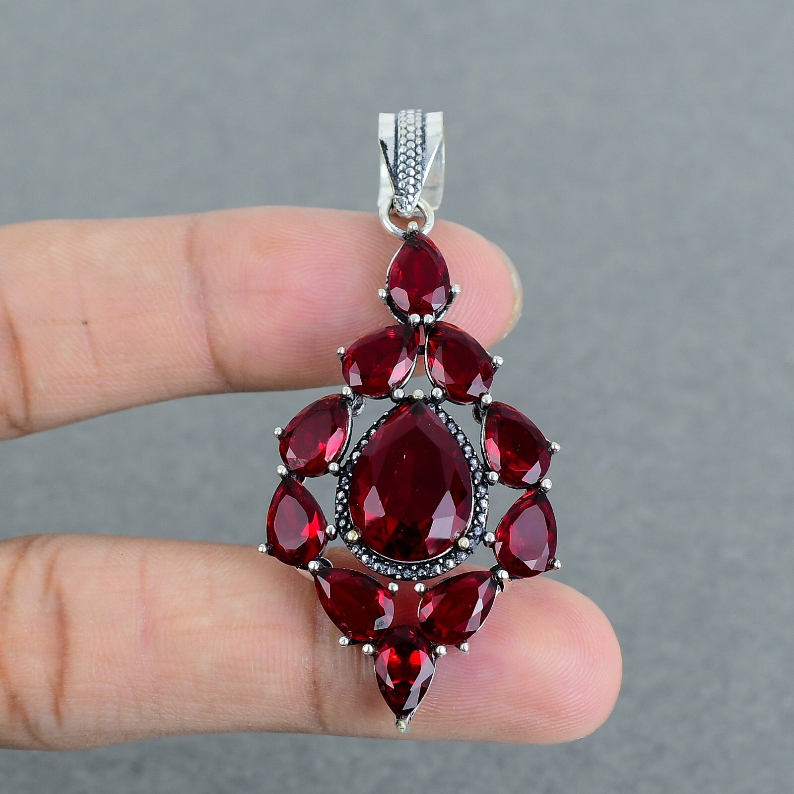 925 Sterling Silver Mozambique Garnet Gemstone Handmade Jewelry Pendant V-14