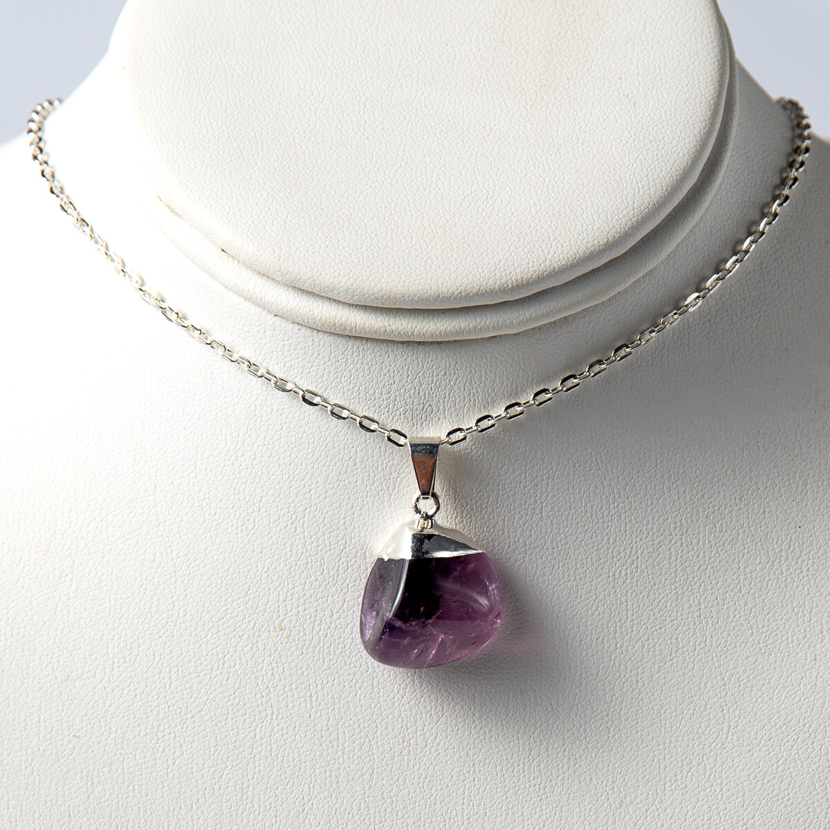 Fashion Purple Polished Amethyst Natural Crystal Necklace Pendant and Chain Gem