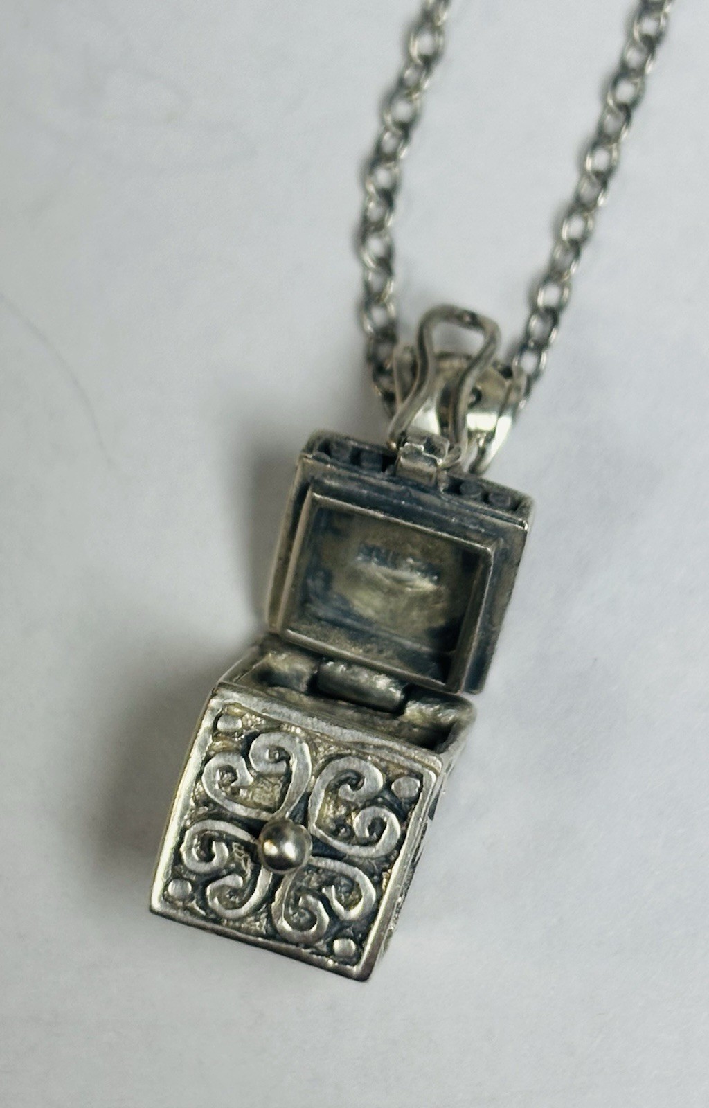 VTG 925 STERLING SILVER Prayer MANDALA Trinket Box Locket + 18k Gold Necklace GP