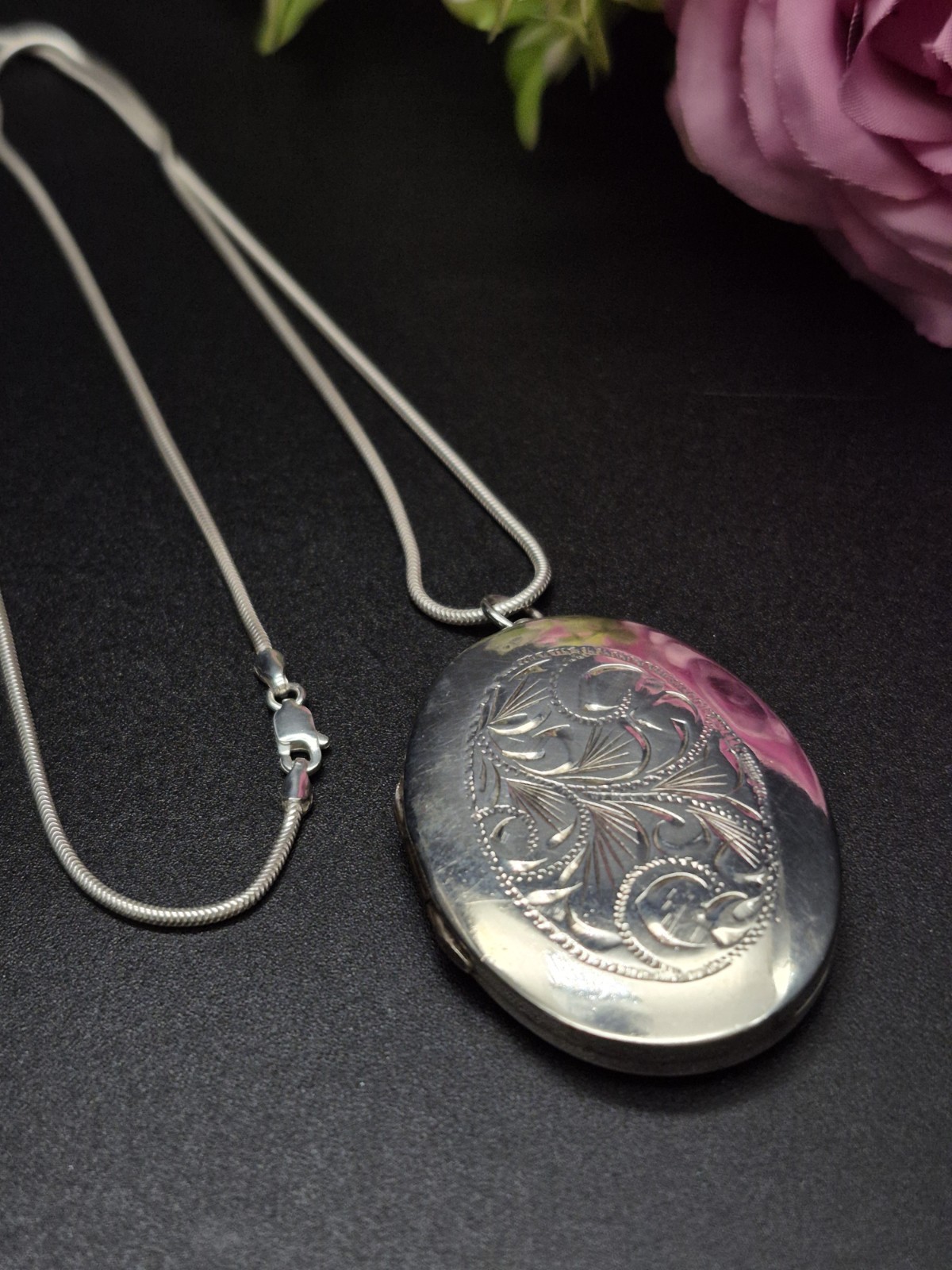 LOCKET – Sterling Silver Oval Double Photo Locket / Keepsake Necklace.