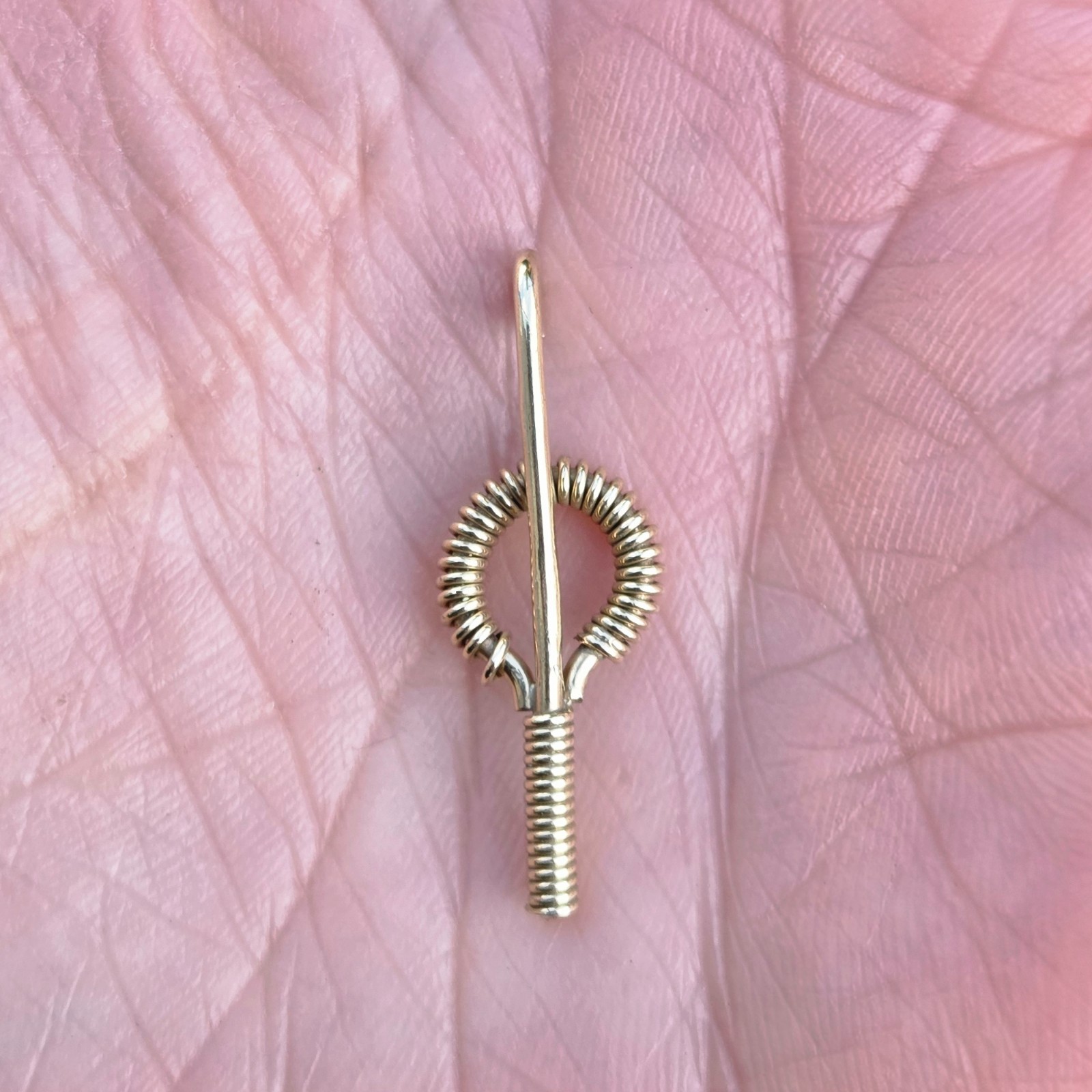Vintage 1978 English Hallmarked Solid 9ct Gold Modernist Key Pendant