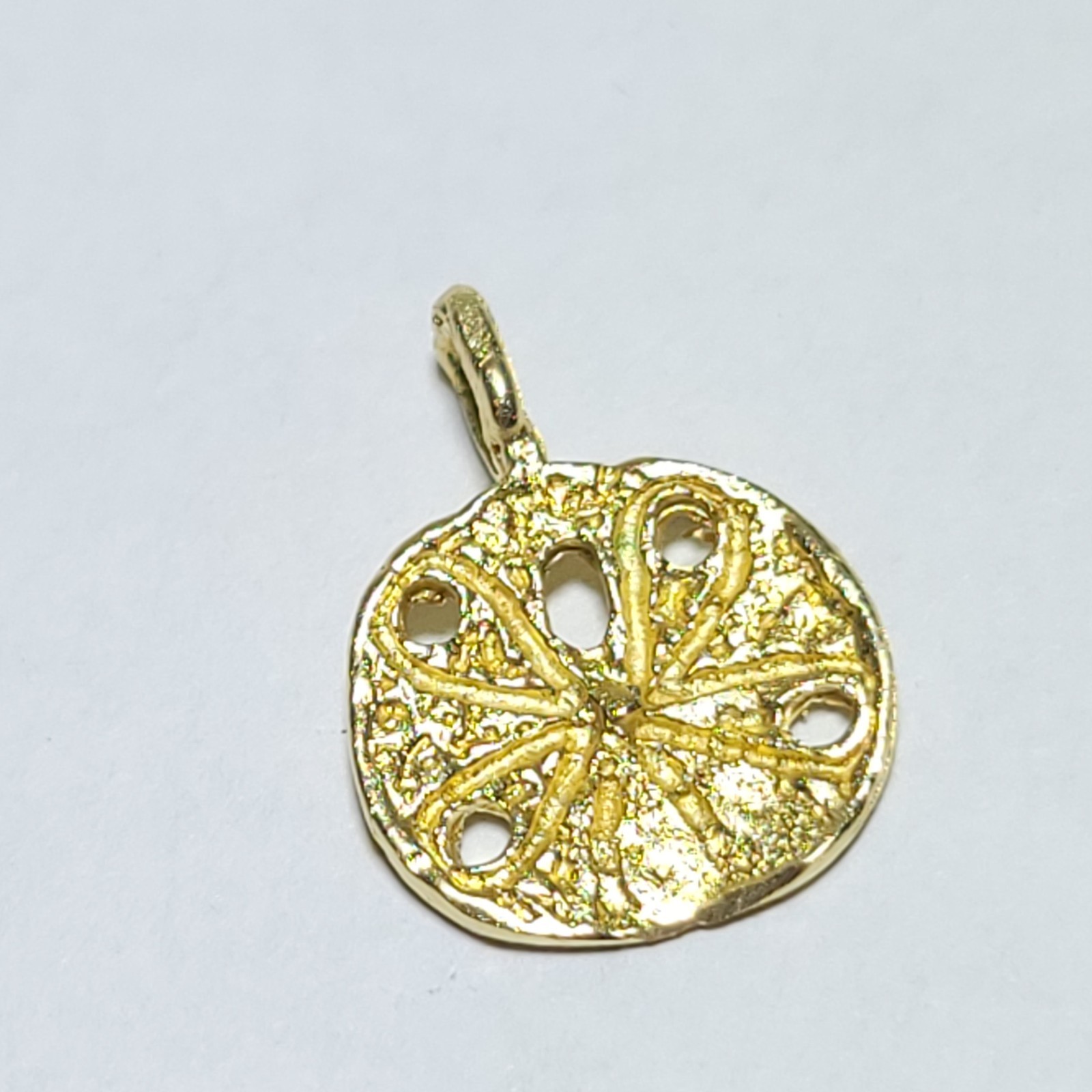 14 Karat Yellow Gold Sand Dollar Charm Pendant 14k Beach Nautical Resort Wear