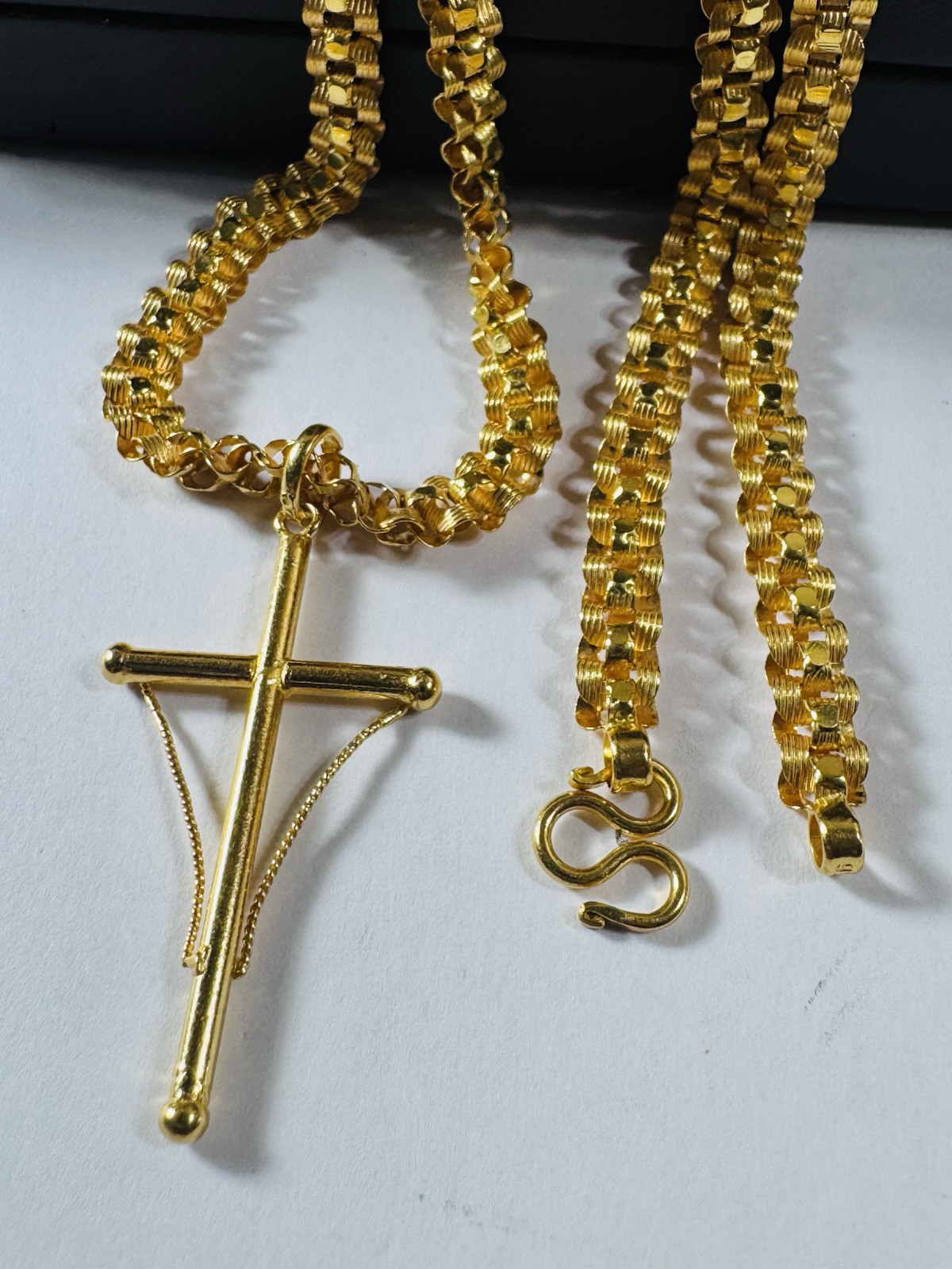 22K 916 22C Fine Real Gold 17.5”/18 inch Cross Necklace 21.7g 6mm