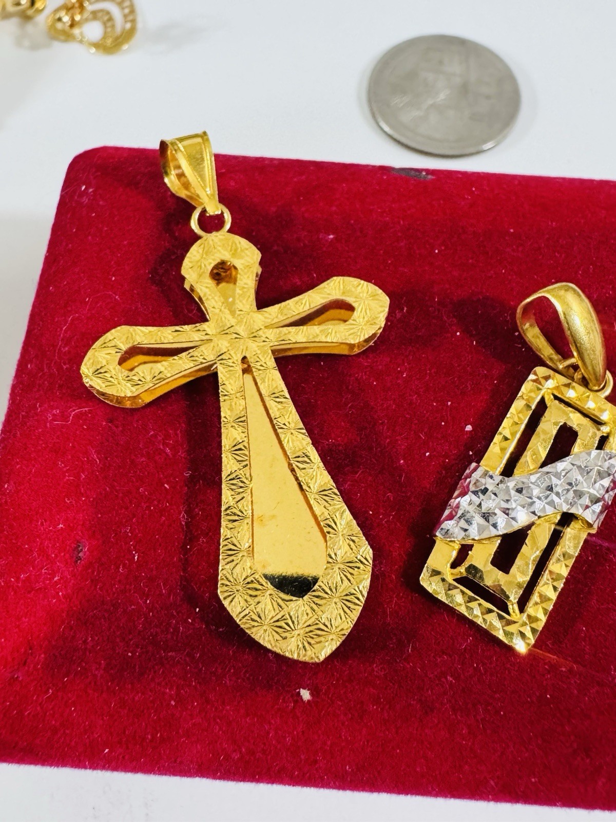 22K 916 22C Real Gold Two Set of Pendant 1 x Rectangle & 1x Cross 7.6g