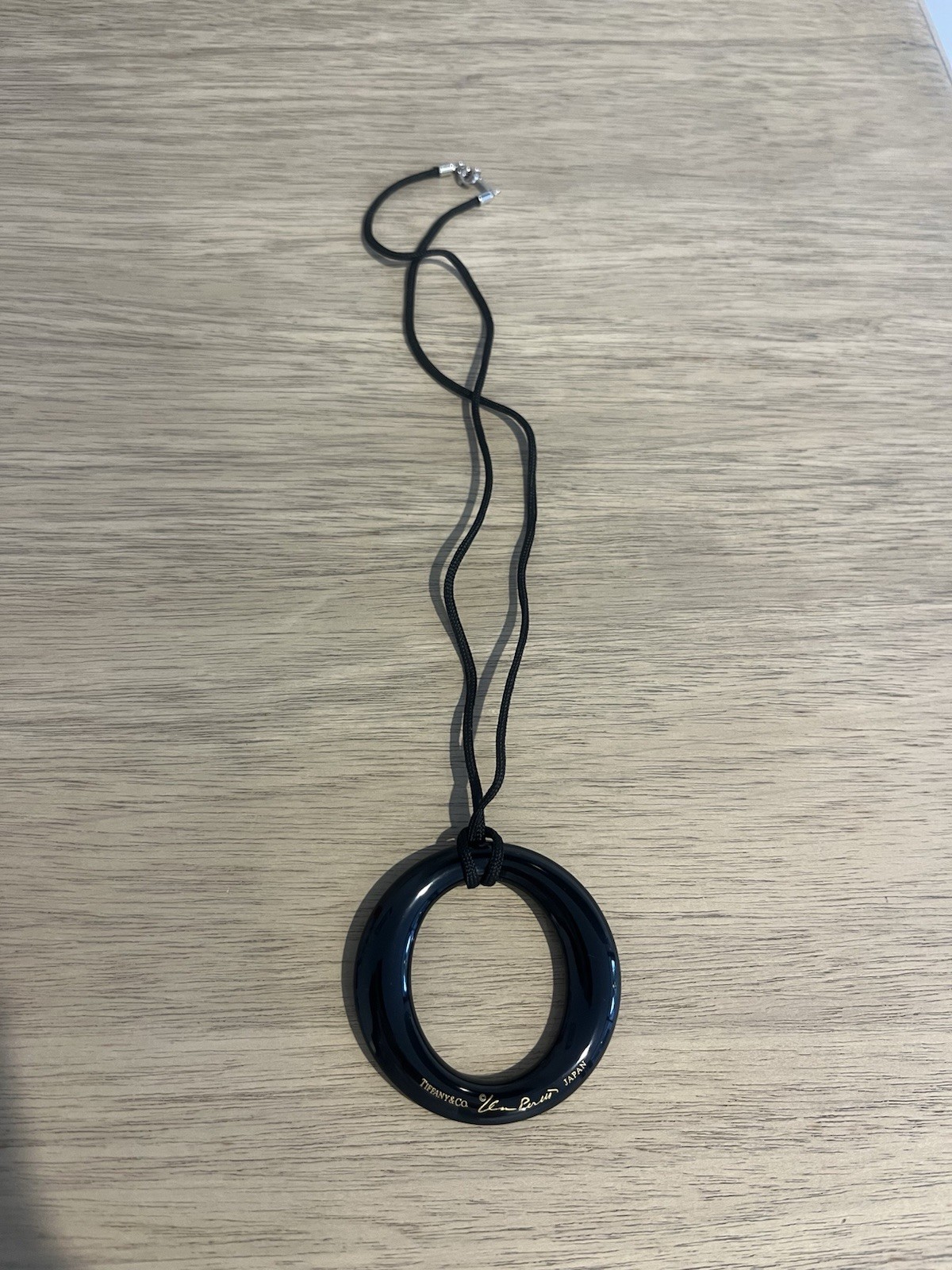 elsa peretti® sevillana pendant black resin – Tiffany And Co