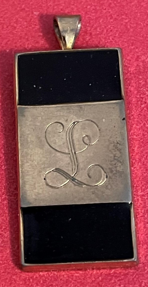 Ladies Rectangular Gold and Onyx Pendant Inscribed with Script “L” – as shown