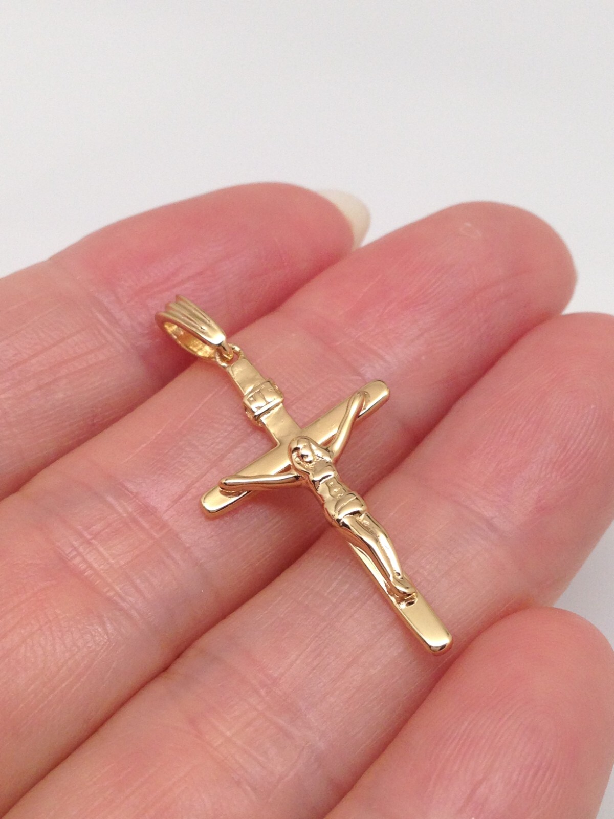 Mens Womens Small Jesus Crucifix Cross Pendant 925 Sterling Silver 24/32mm Gold