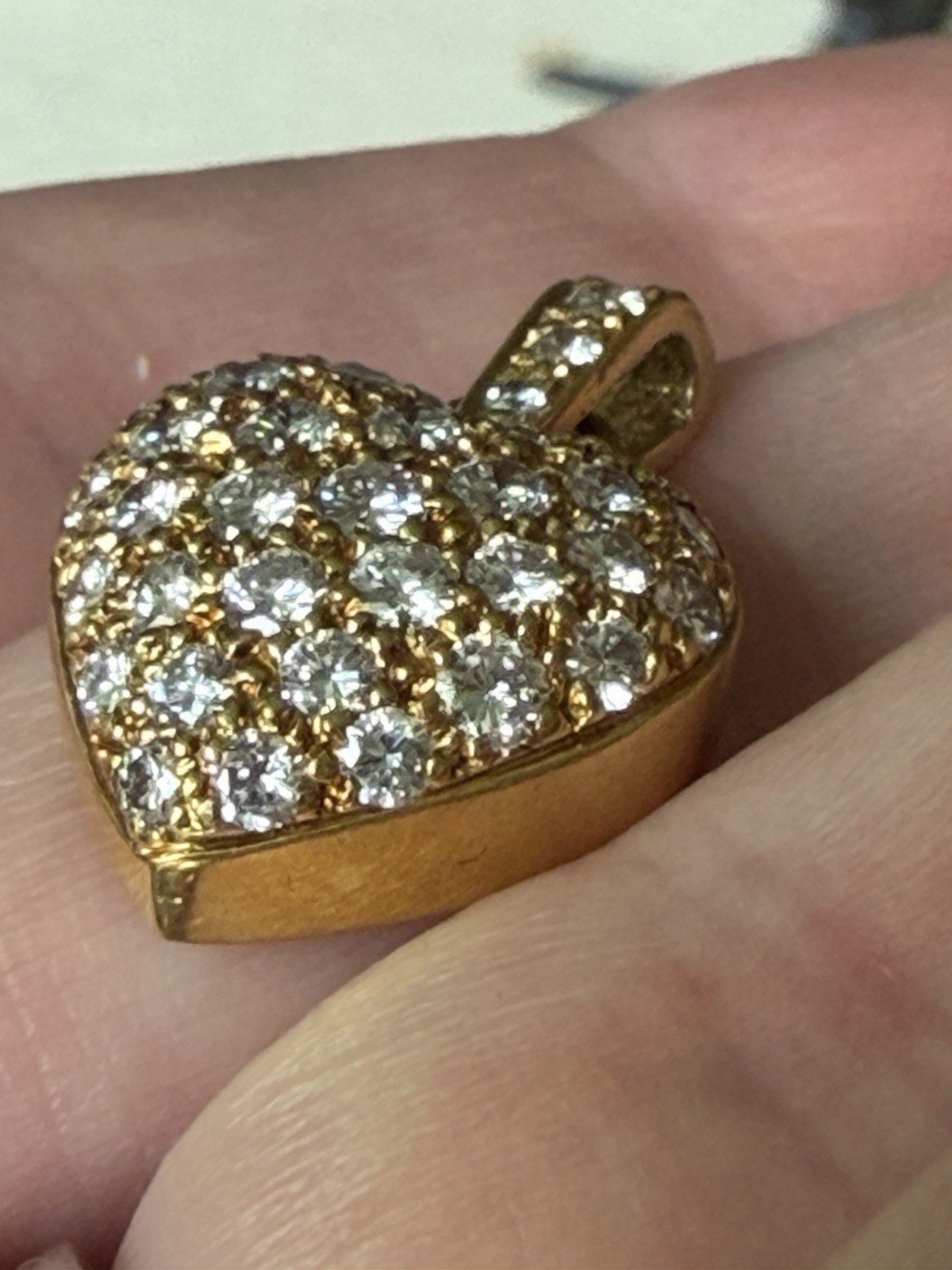 18k YG 1.48ct pave diamond heart pendant 5.8 grams