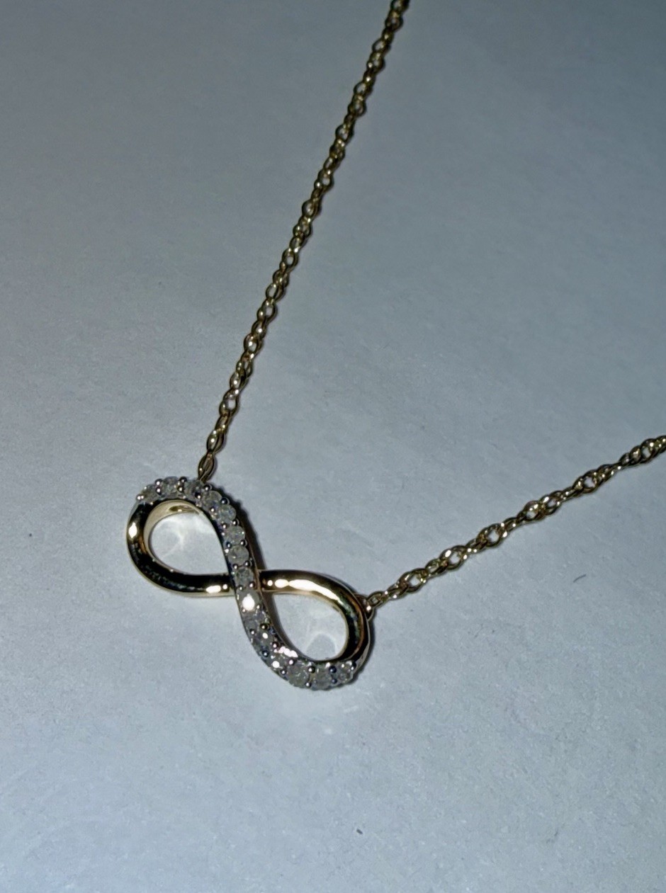 ESTATE Solid 10K Gold Natural Diamond Infinity Pendant Chain Necklace 18”