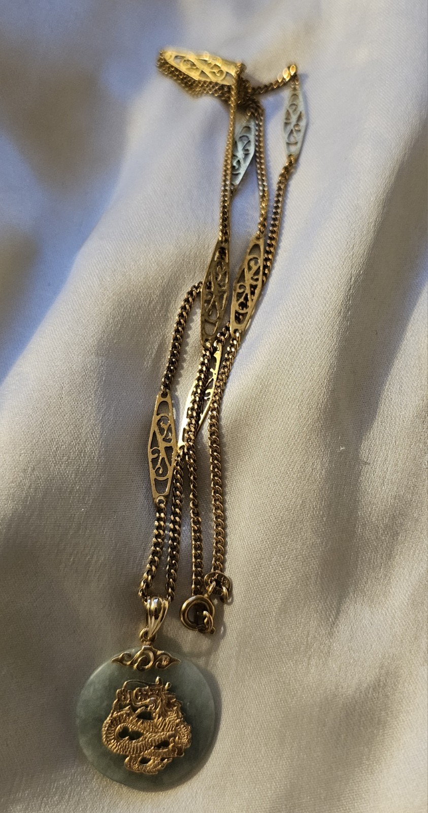 Sanuk 14K Jade Pendant / 18K 22″ Rare Design Necklace