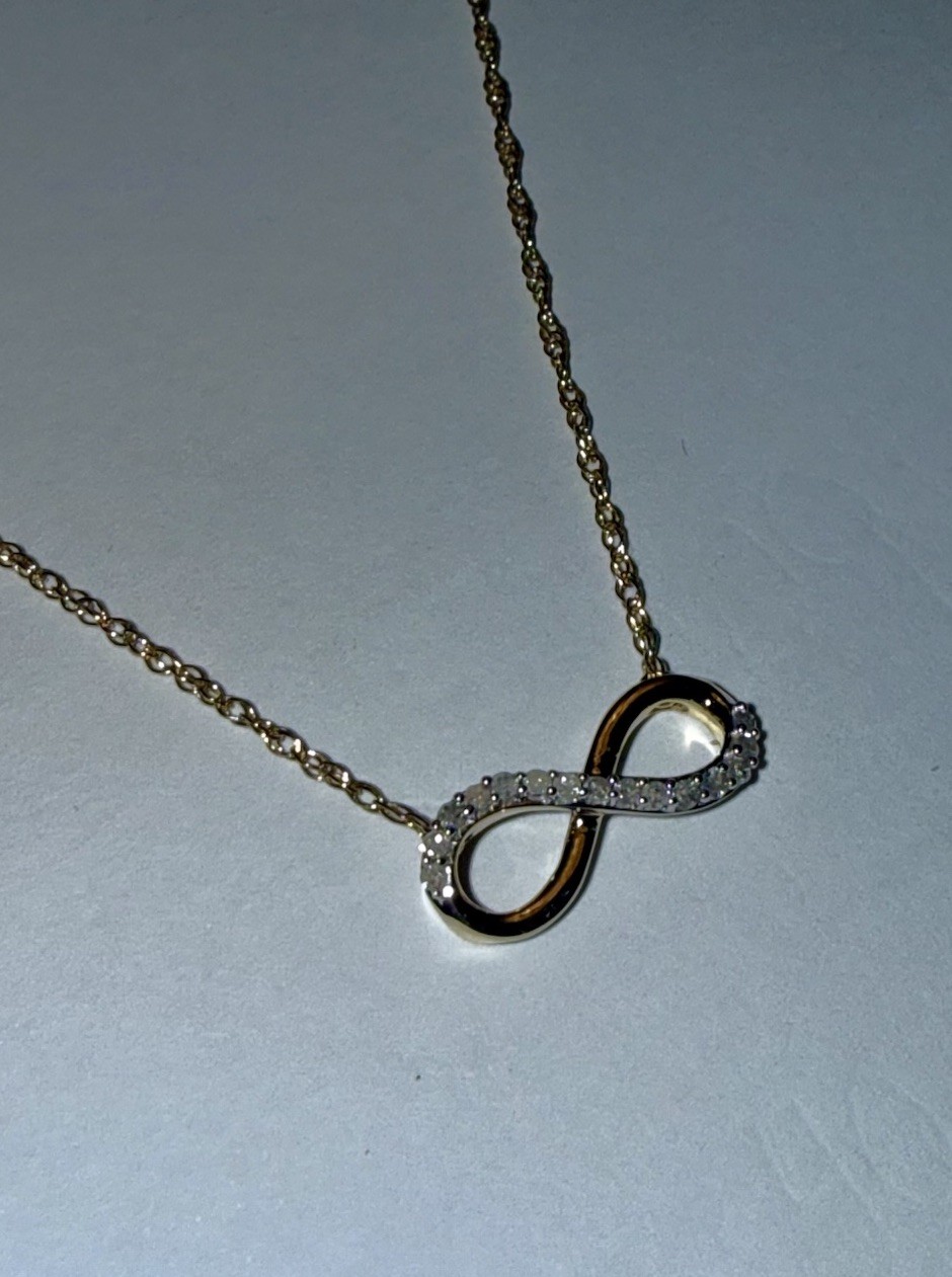 ESTATE Solid 10K Gold Natural Diamond Infinity Pendant Chain Necklace 18”