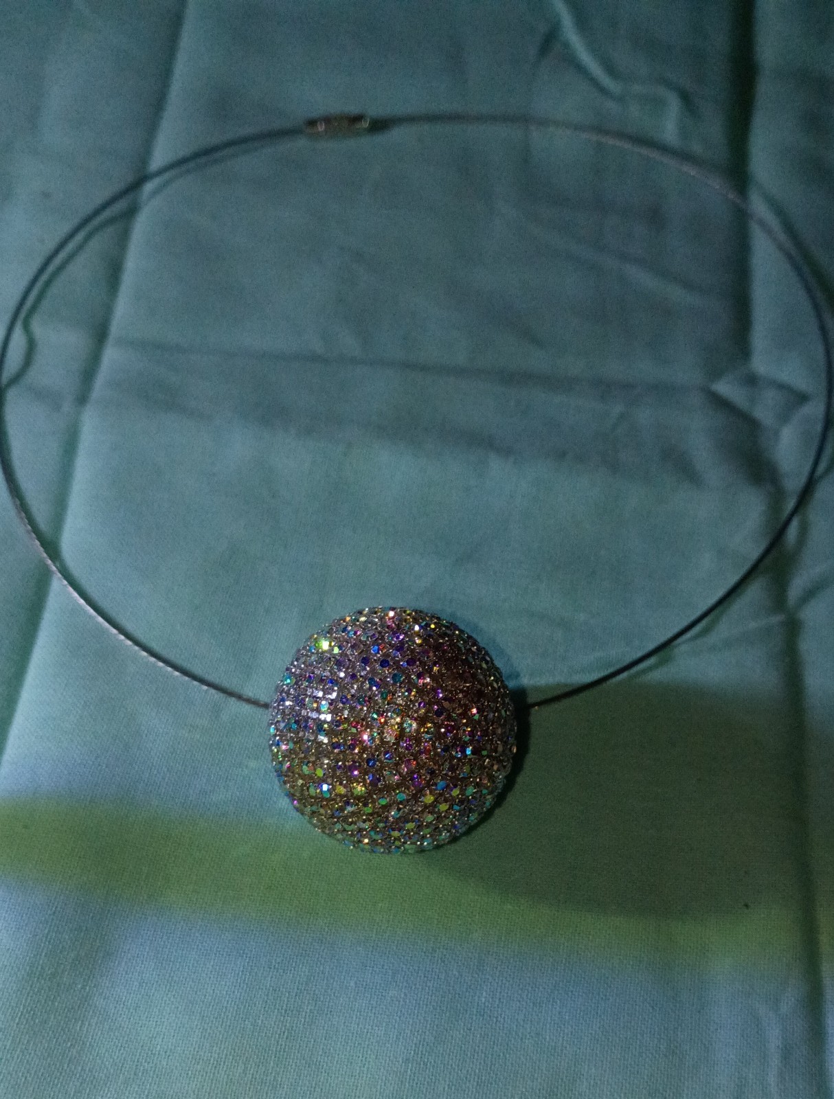 BIG CRYSTAL PAVE BALL PENDANT, ” NEW” 😍😍😍 ON A WIRE NECKLACE,SCREW CLASP !!!
