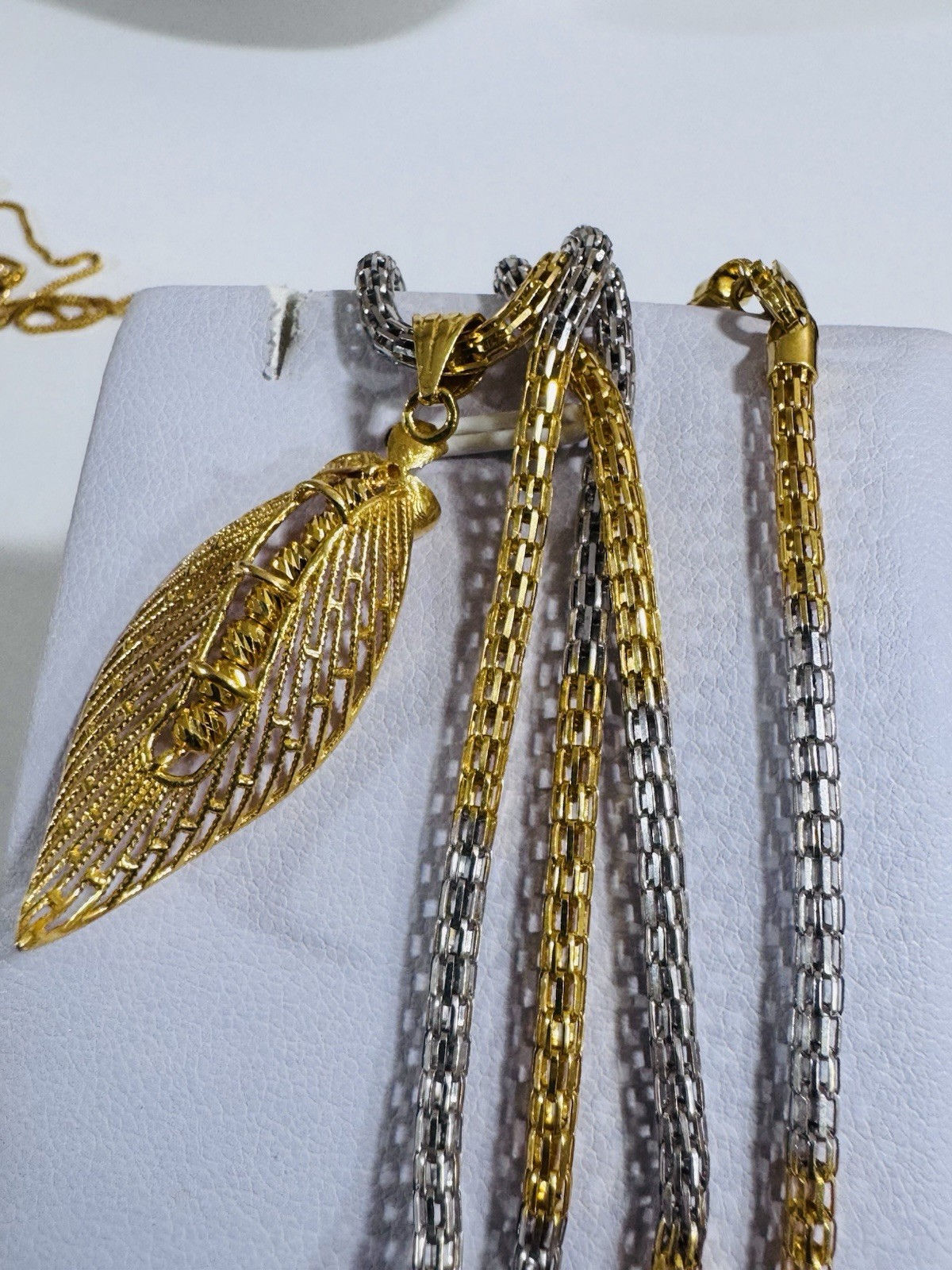22K 916 Real Gold 21.5”/22” long Flower Leaf Set Necklace 14.1g 3.mm