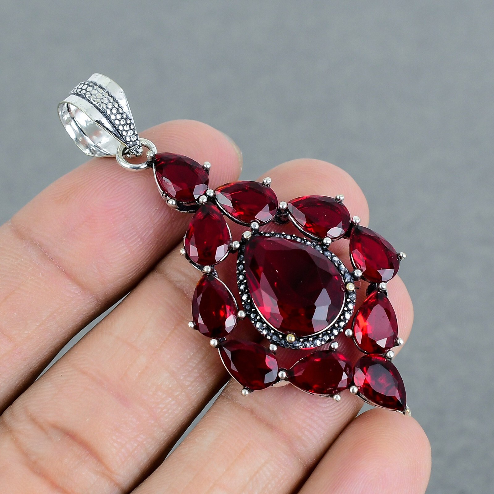 925 Sterling Silver Mozambique Garnet Gemstone Handmade Jewelry Pendant V-14