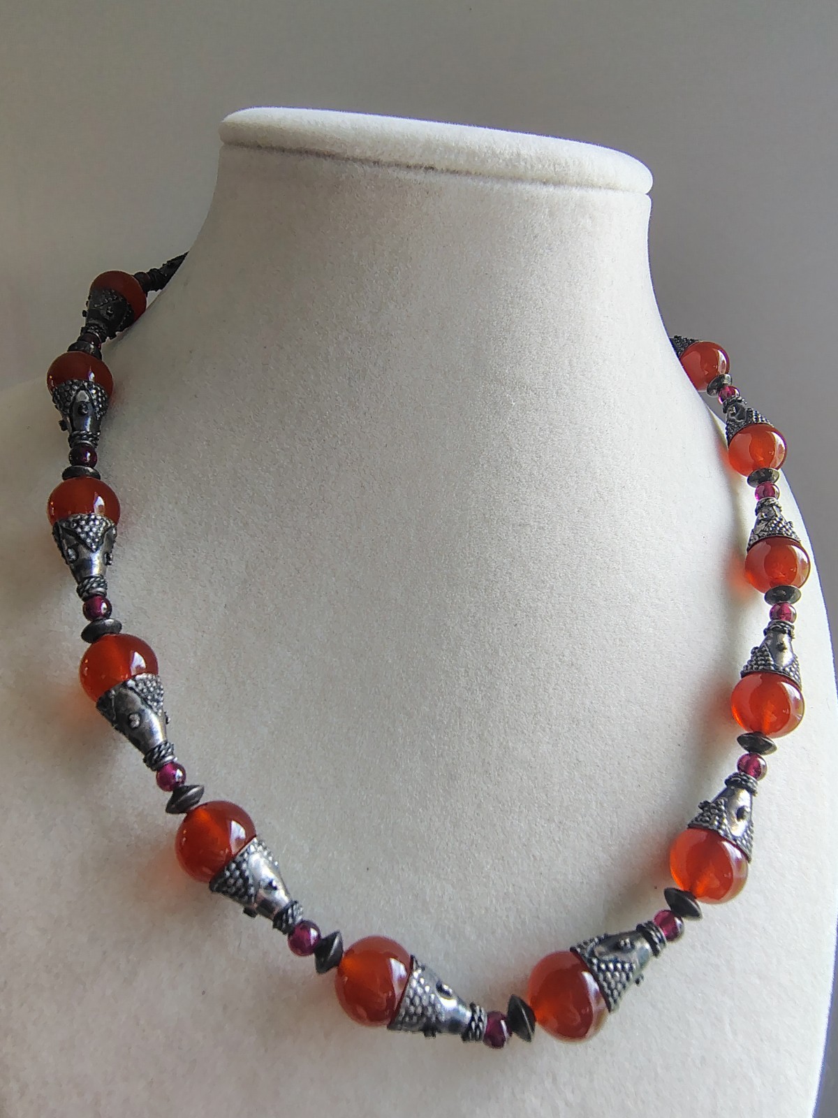 Nancy and Rise NR Sterling Silver Carnelian Garnet Heavy Bead Necklace 18″ RARE