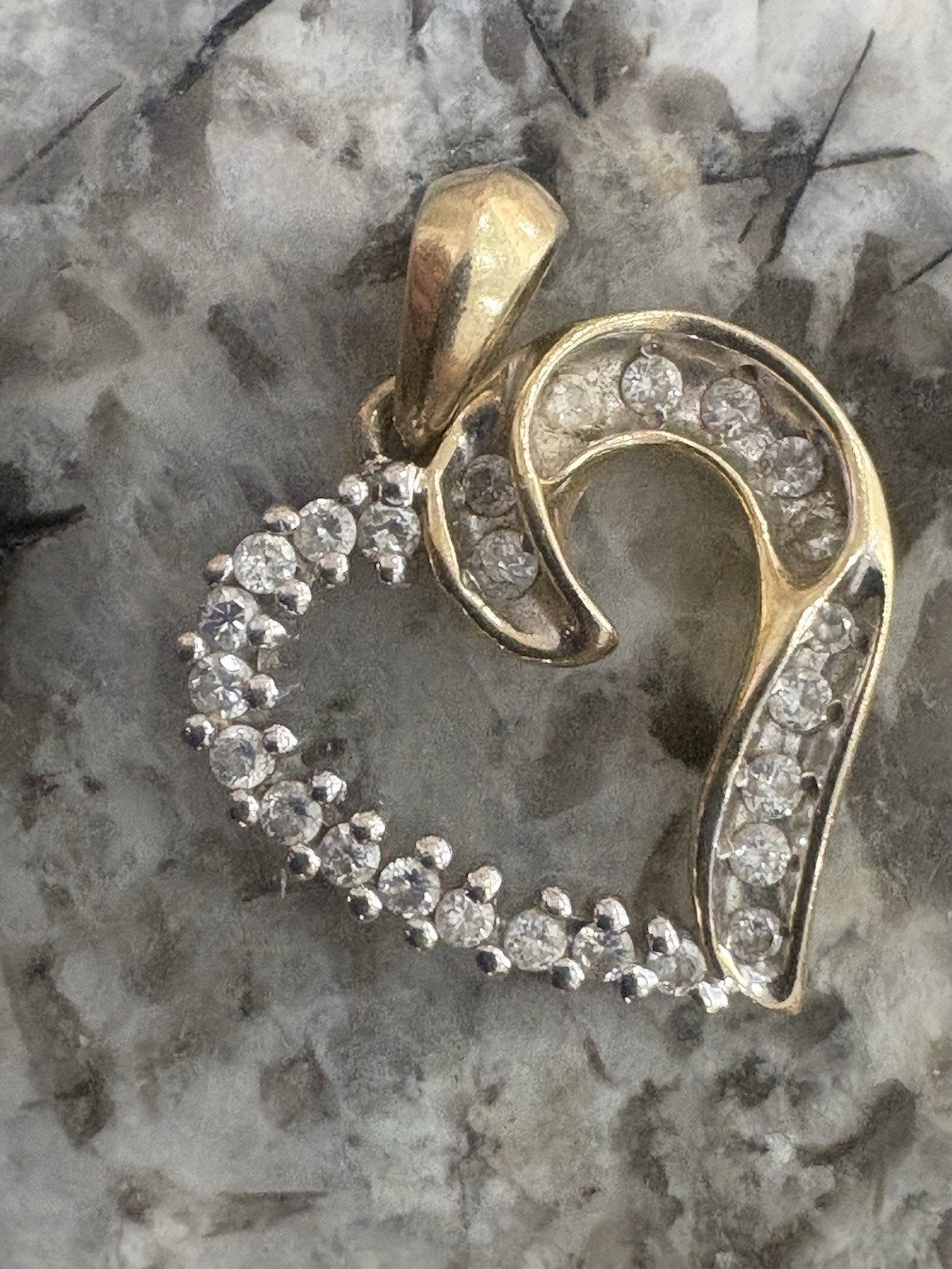 14k Yellow Gold Diamond Heart Charm Pendant Signed Round White/Colorless Stone