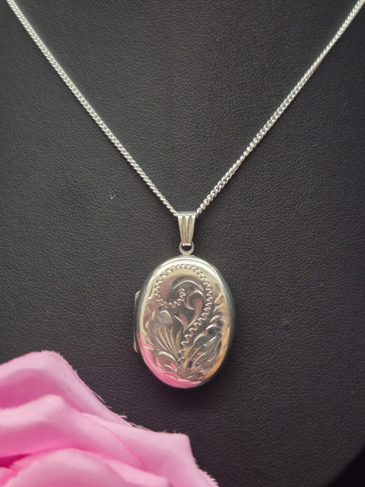 LOCKET – Sterling Silver Double Photo Picture Locket Pendant & Chain