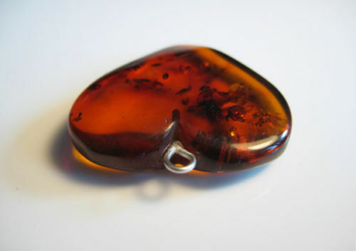 NATURAL BALTIC AMBER PENDANT/HEART 2 grams !!!