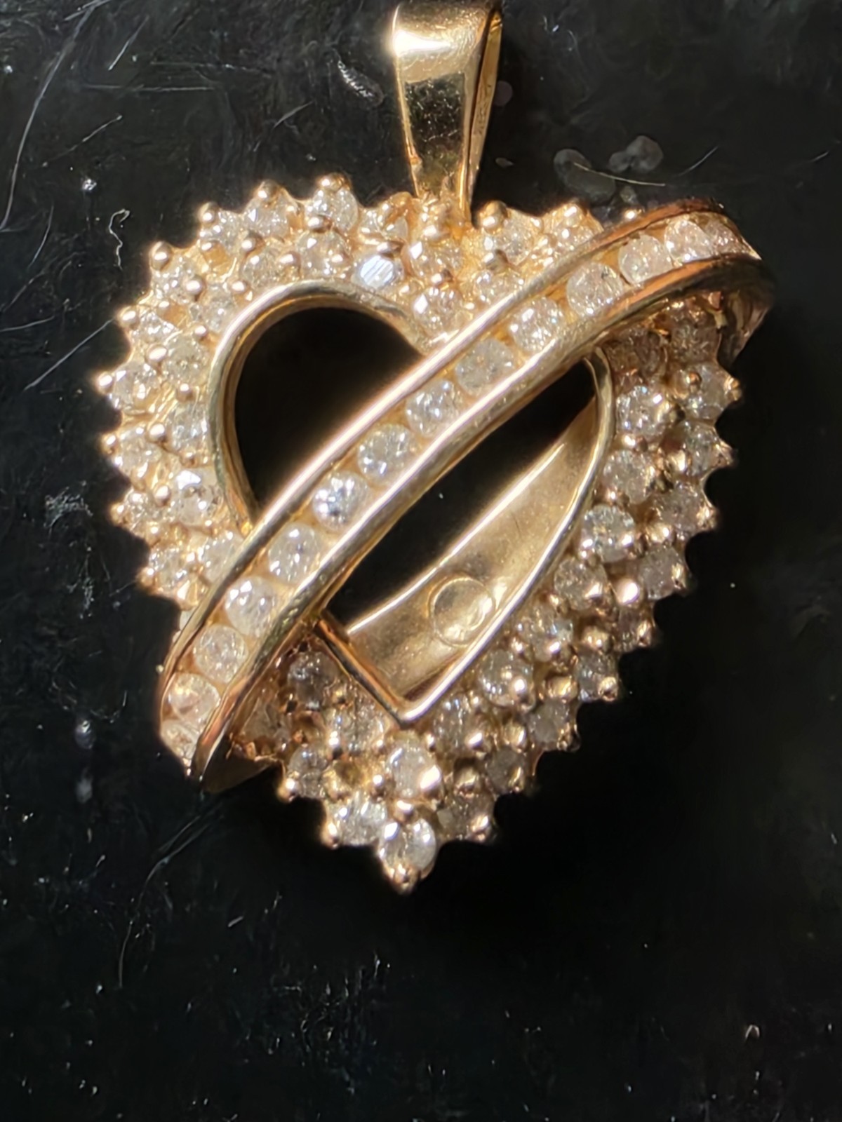 10k Yellow Gold Diamond Heart Pendant 4 grams