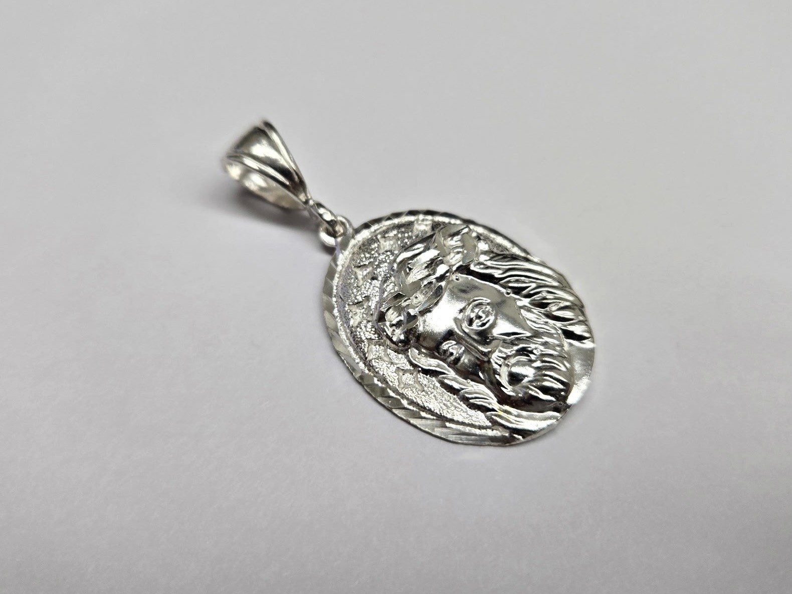 925 Sterling Silver Jesus Christ Head Oval Pendant 1 3/16 (30mm) Inch Tall