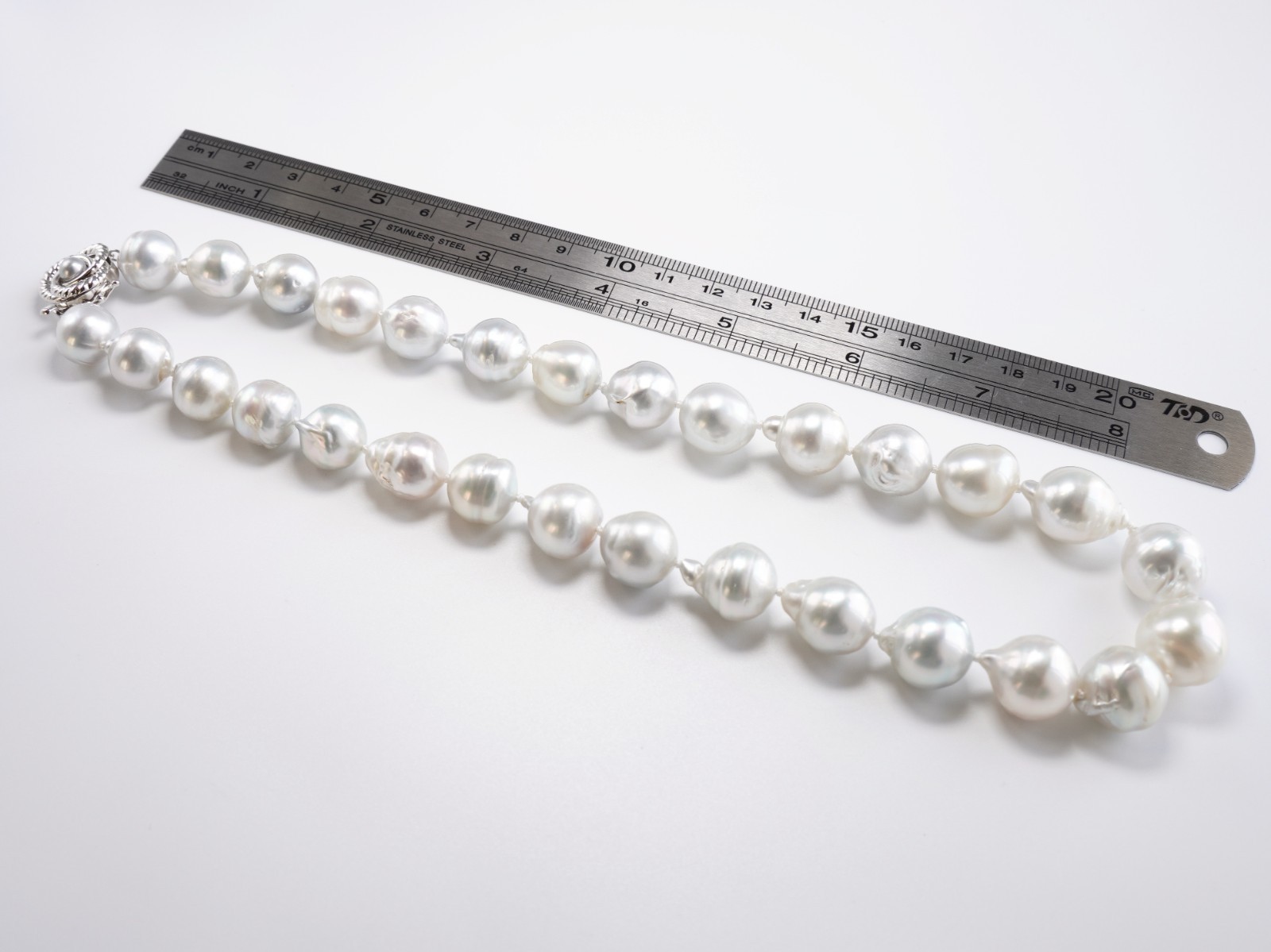 11.5-14.5mm Baroque White South Sea Pearl Necklace 14K White Gold Clasp,18.1″