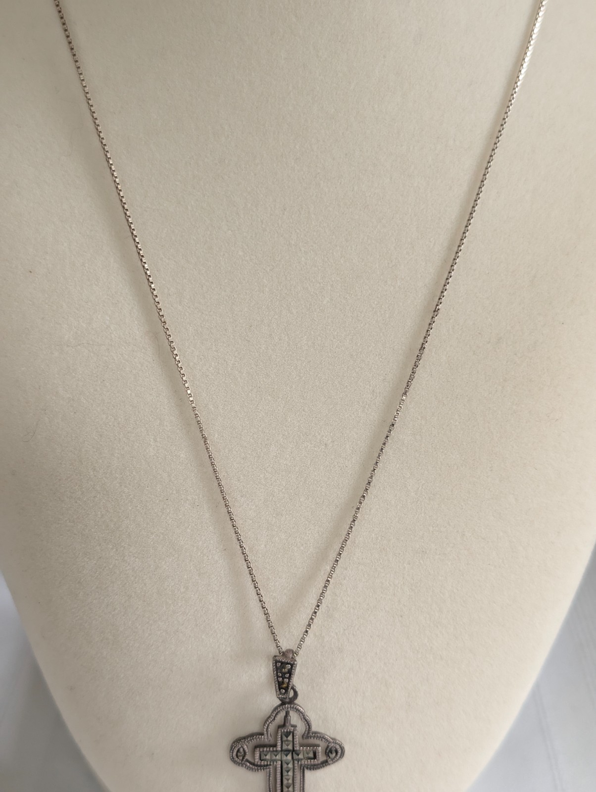 Vintage Sterling Silver Real Marcasite Gem Cross Pendant Box Chain Necklace 20″