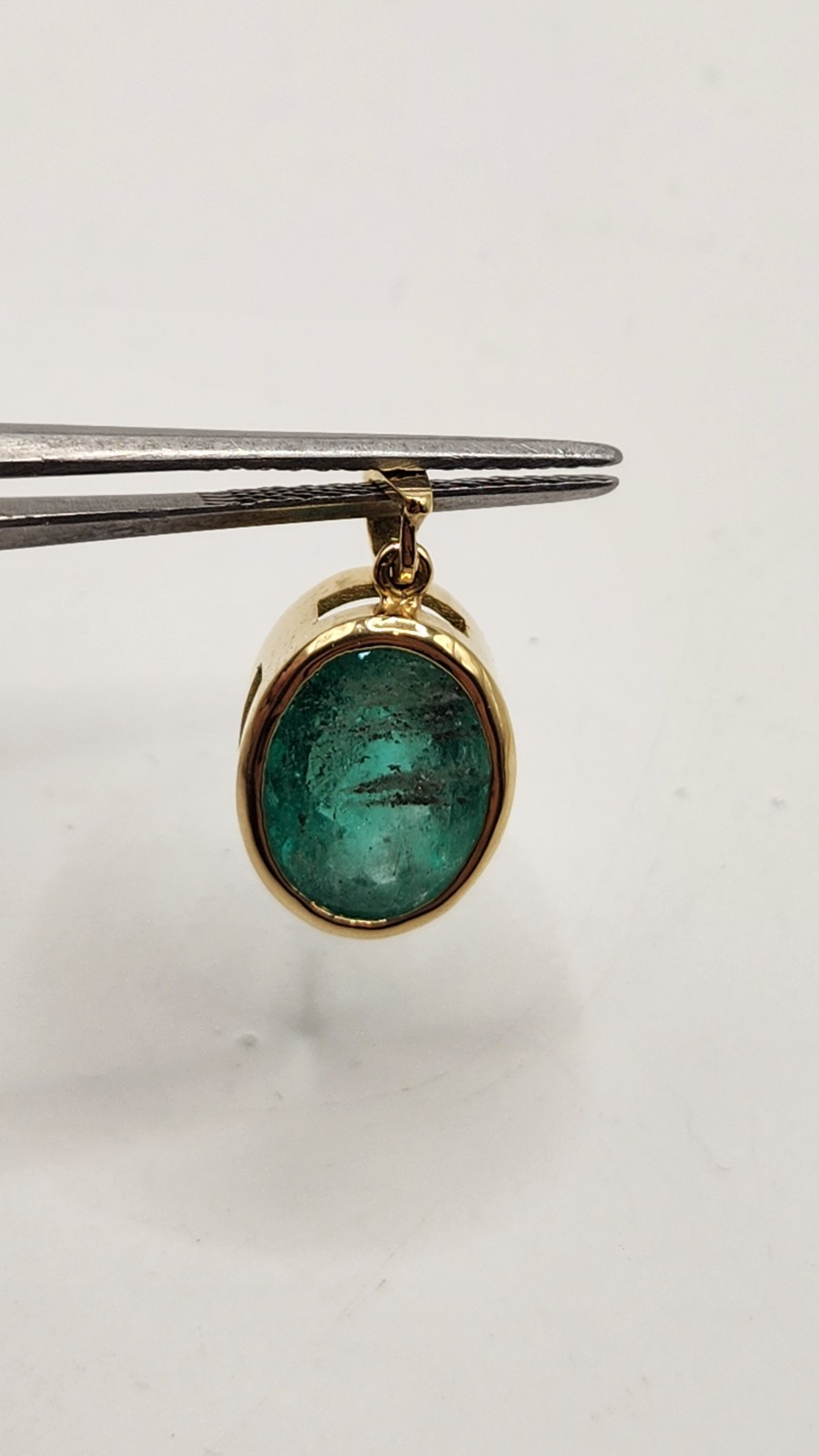 Pendiente en oro de 18k con Esmeraldas Colombianas Naturales 11,20 Cts