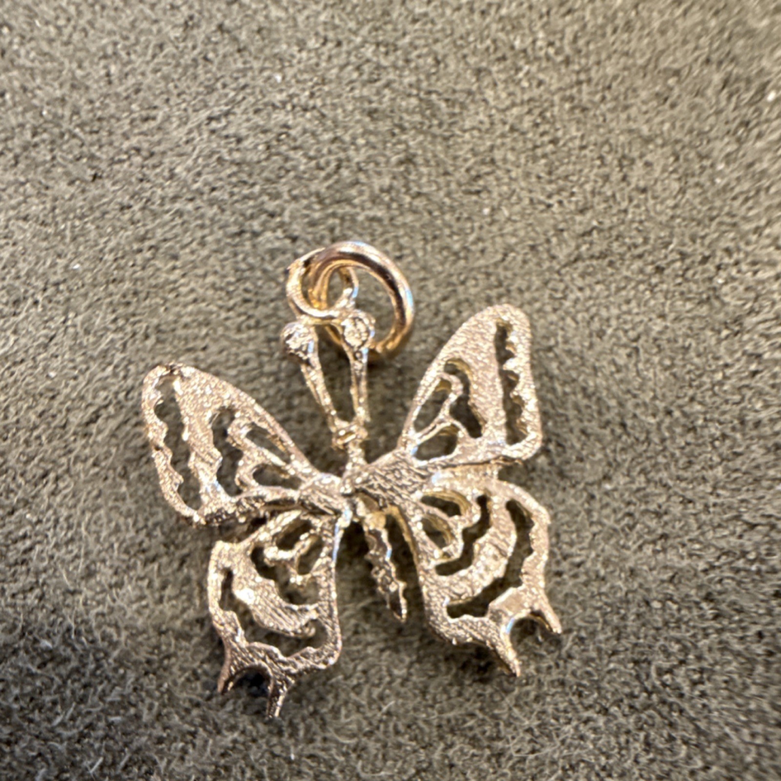 14K Yellow Gold Butterfly Pendant/Charm Animals & Insects Theme