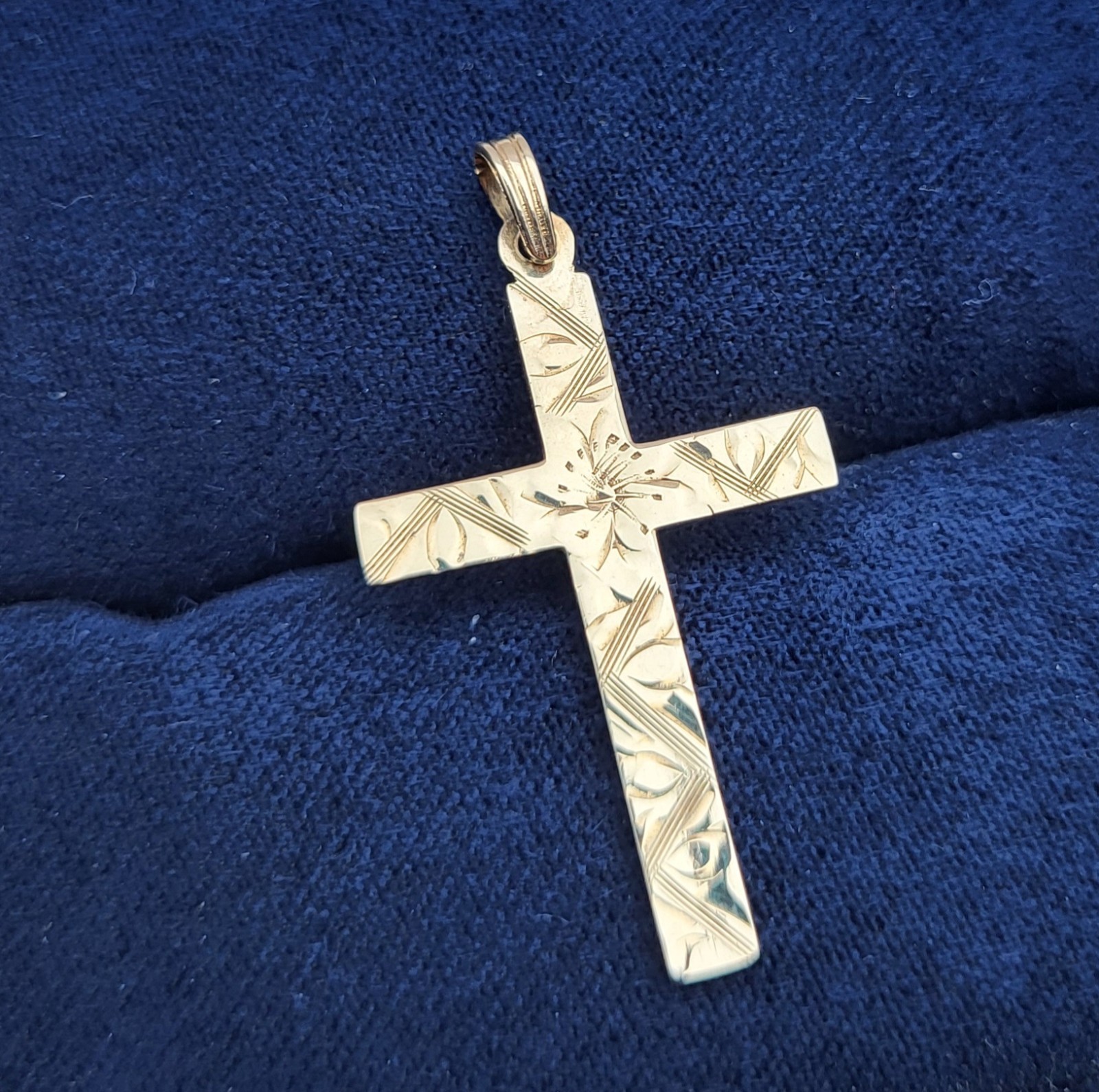 Antique 10K Yellow Gold Floral Engraved Cross Charm Pendant for Necklace / Chain
