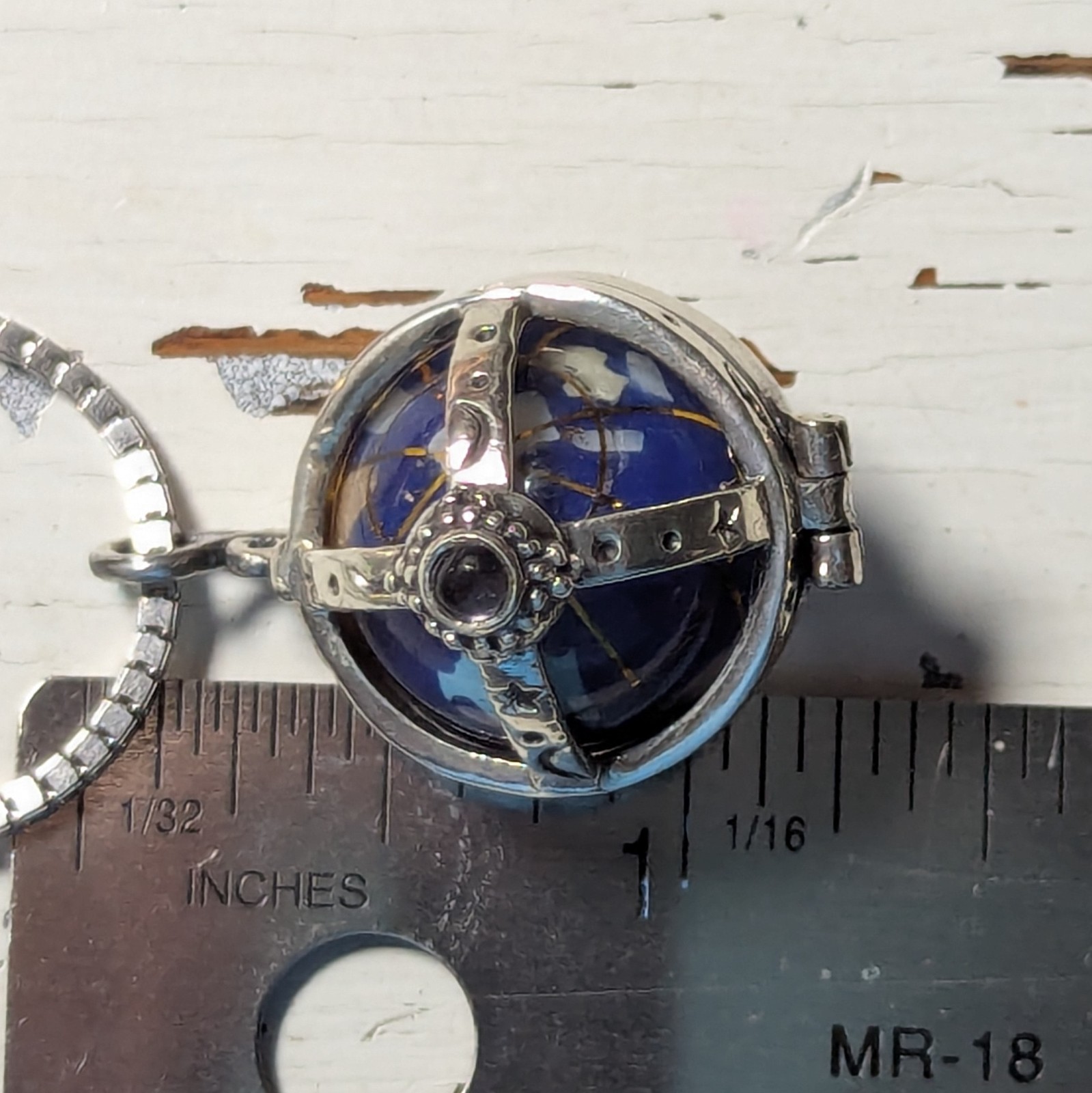 15.7g Natural Gemstone Inlayed Cage Sterling Silver Globe 18″ Box Chain Necklace