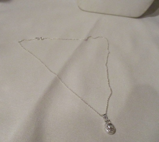 UNBRANDED 925 Sterling Silver 17″ Italy Chain & 1/2″ 925 SS Charm w/Faux Stone