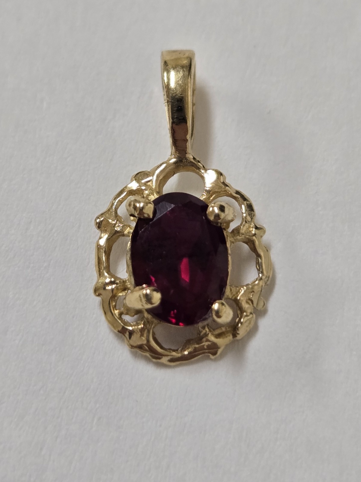 Red Garnet Stone Pendent 14k Yellow Gold Oval Shape For Children And Adults