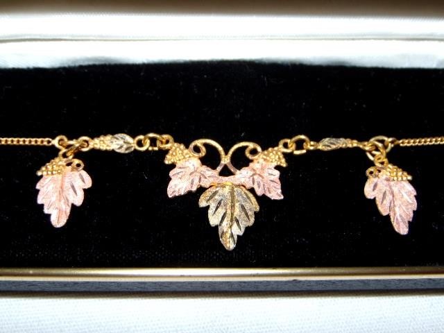 Vintage 10K BLACK HILLS GOLD Tri-Color Necklace, ORIGINAL BLACK HILLS GOLD, Box