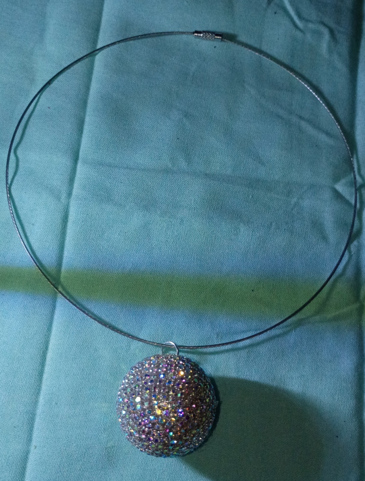 BIG CRYSTAL PAVE BALL PENDANT, ” NEW” 😍😍😍 ON A WIRE NECKLACE,SCREW CLASP !!!