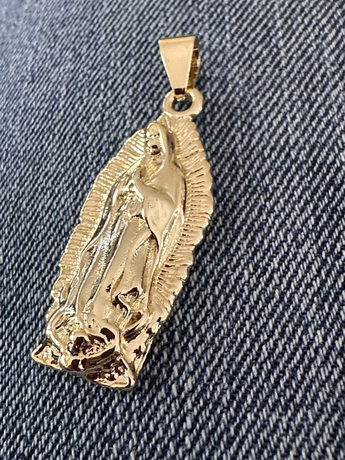 Beautiful 14k GF Virgin Mary Pendant
