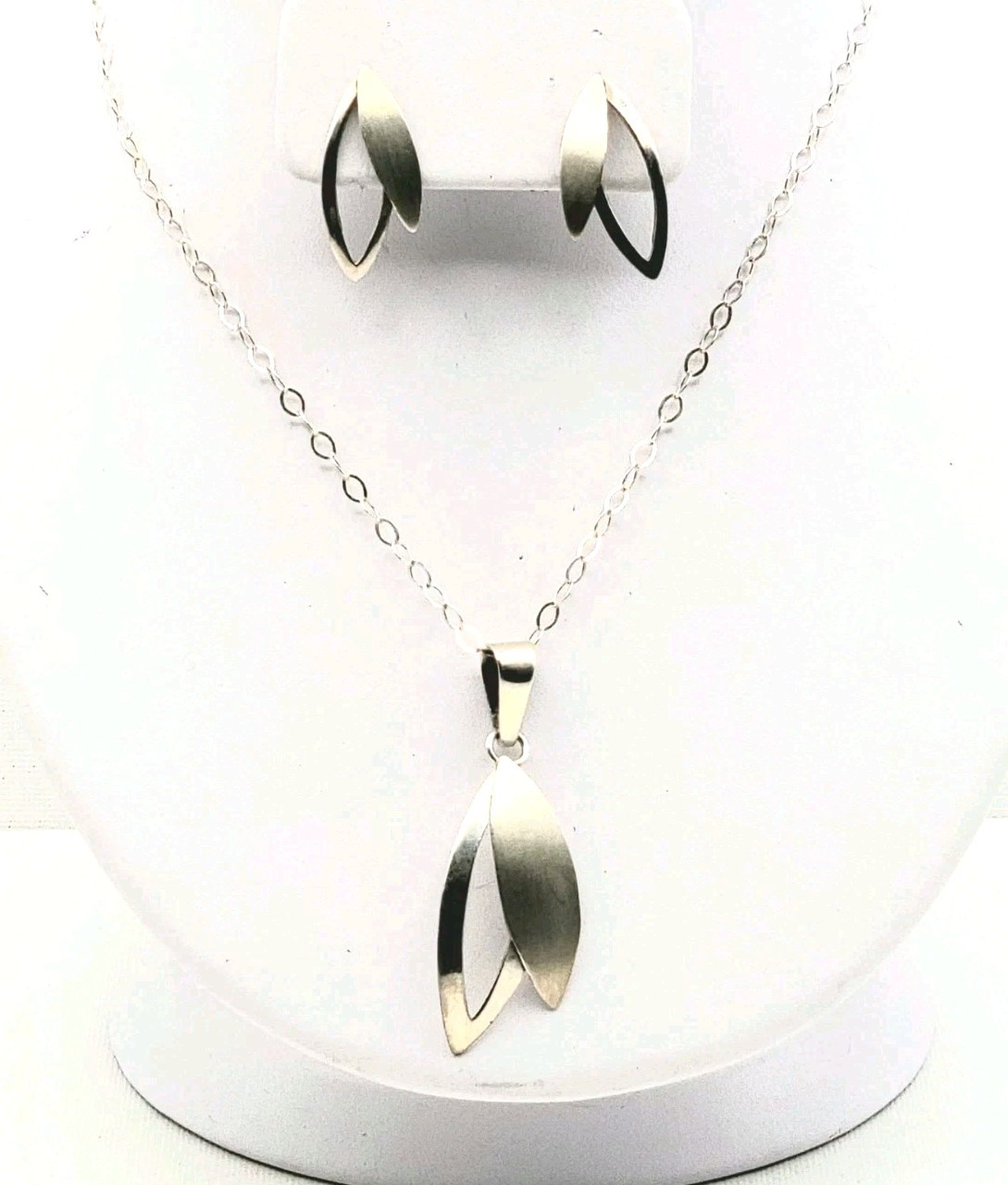 Sterling Silver Leaf Pendant On 18″ Necklace Matching Earrings Modern Minimalist